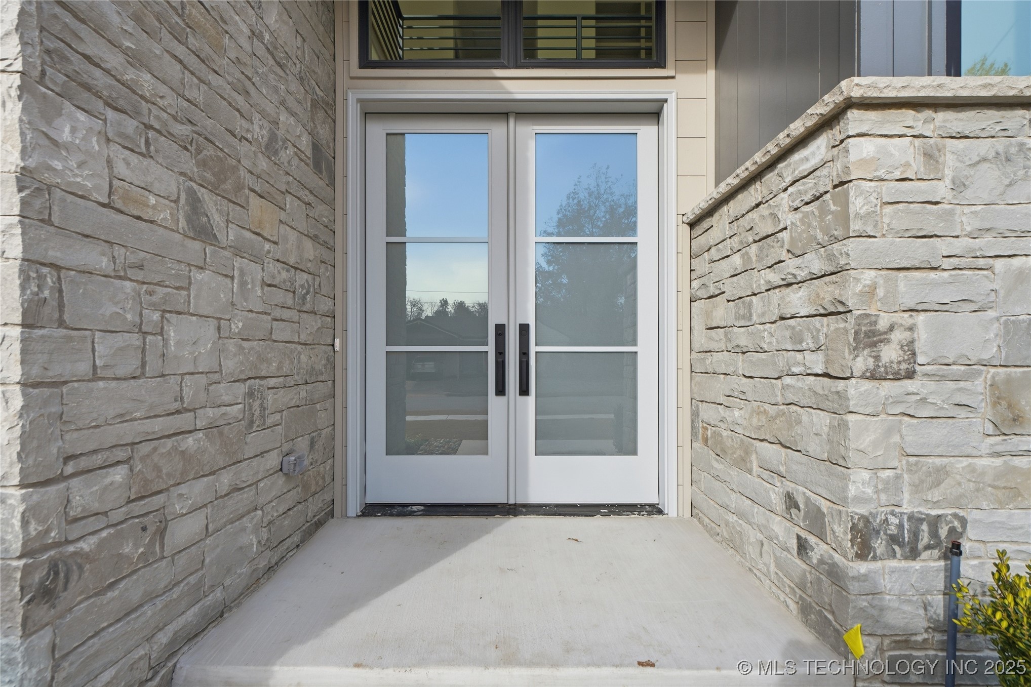 227 E 35th Place S Property Photo 7