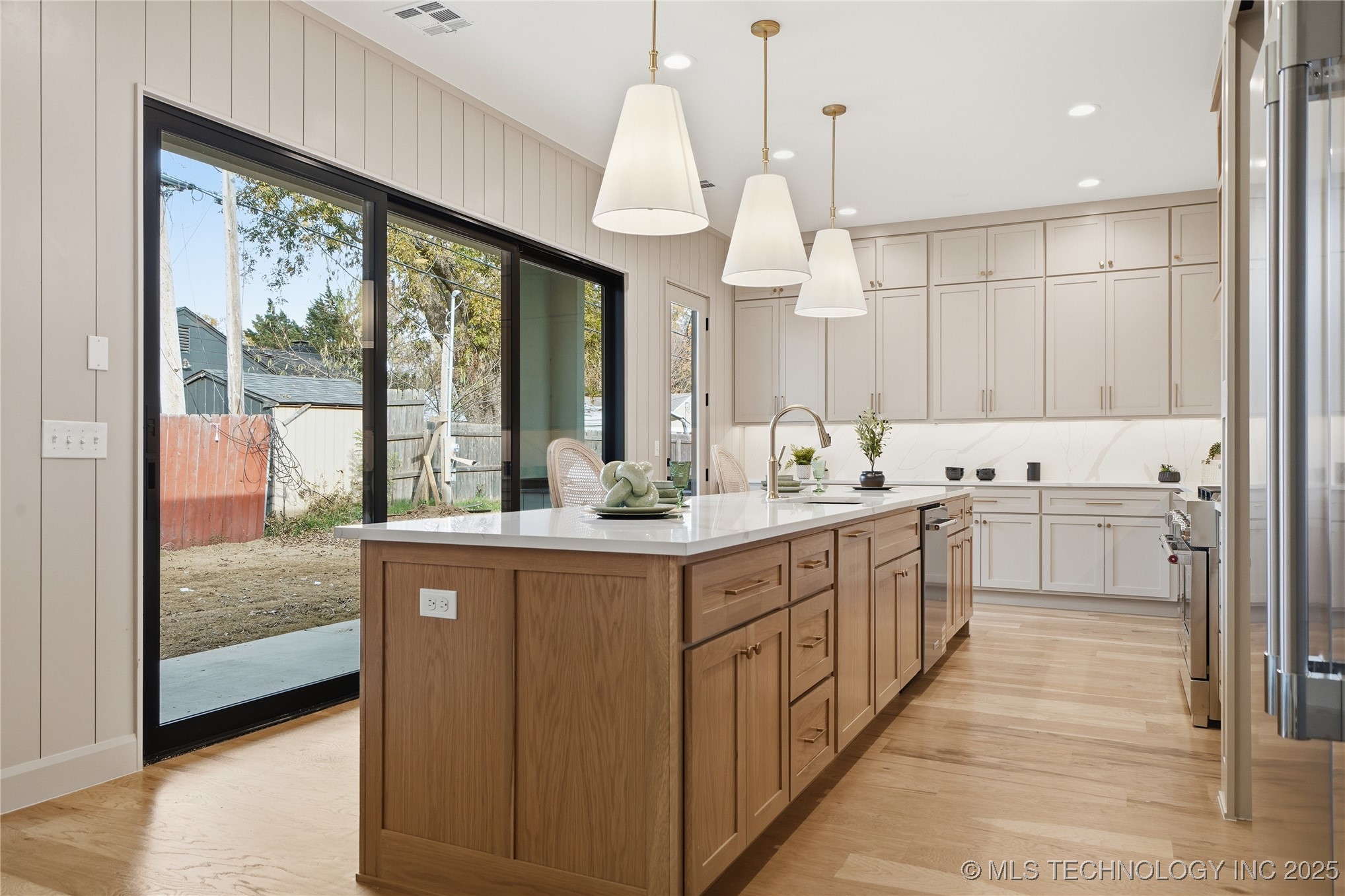 227 E 35th Place S Property Photo 26