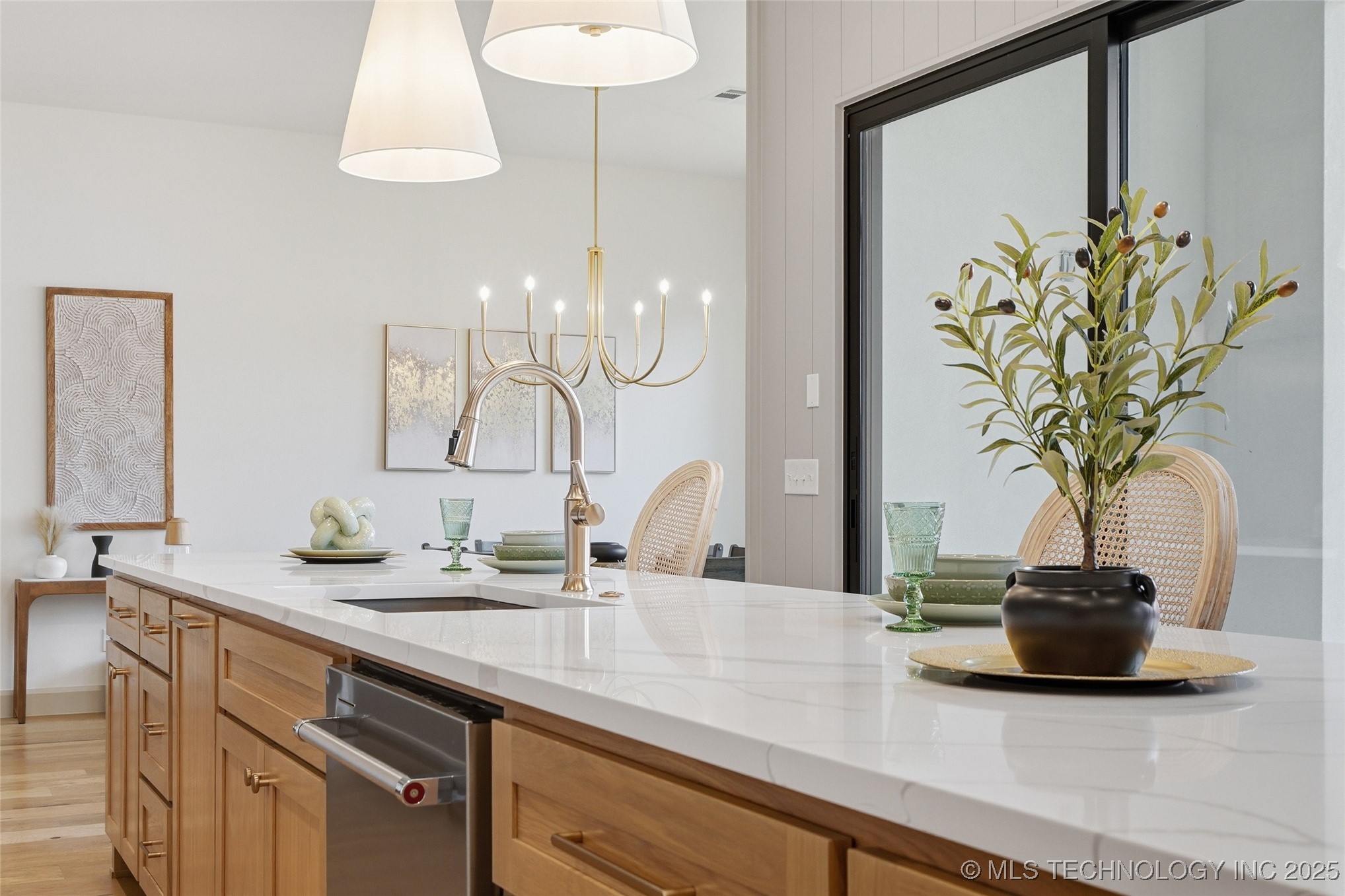 227 E 35th Place S Property Photo 28