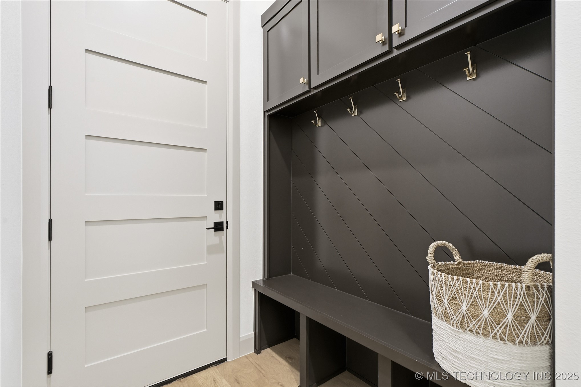 227 E 35th Place S Property Photo 33