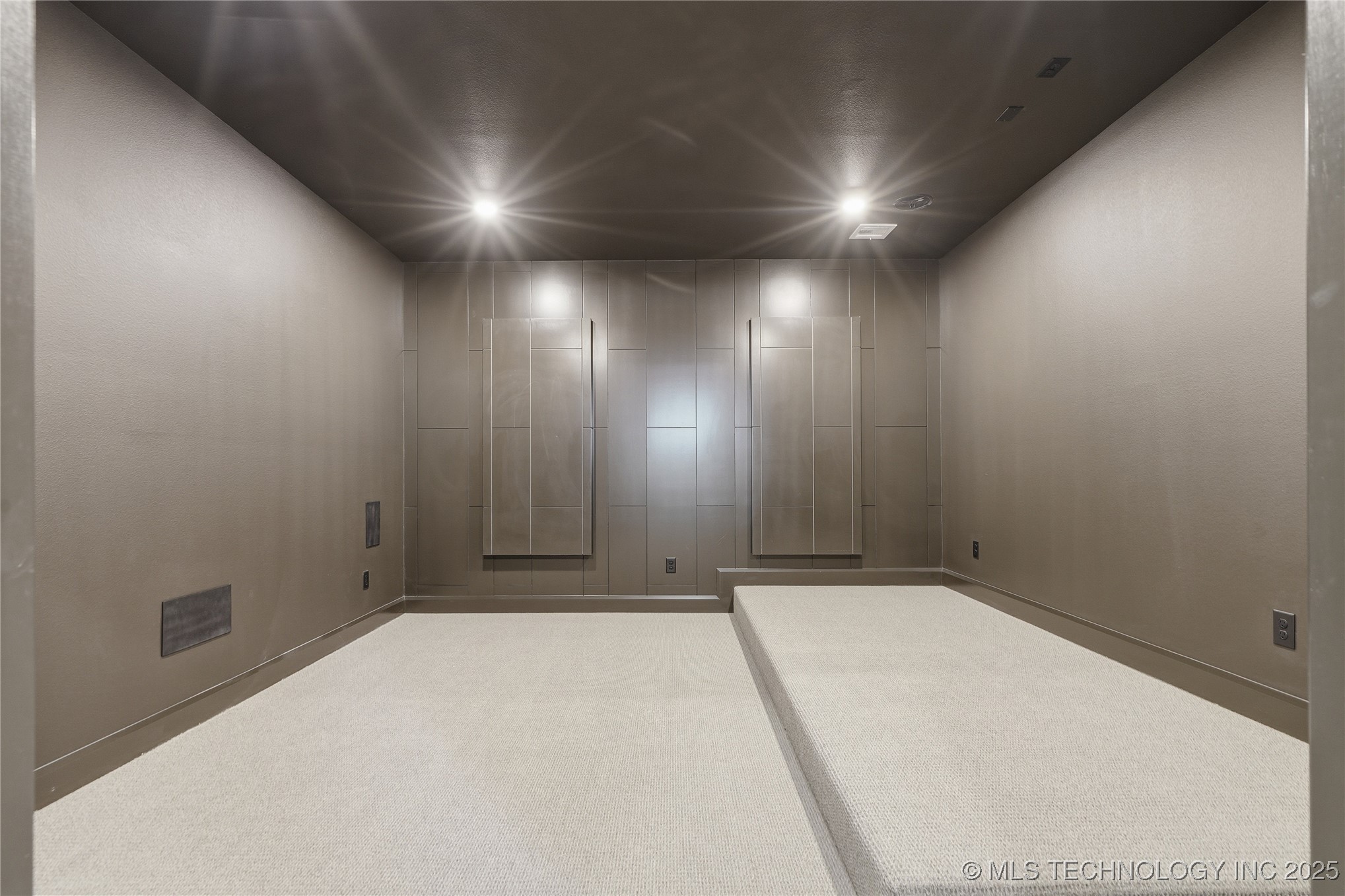 227 E 35th Place S Property Photo 58