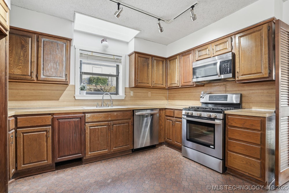 3301 E 68th Place 1 Property Photo 17