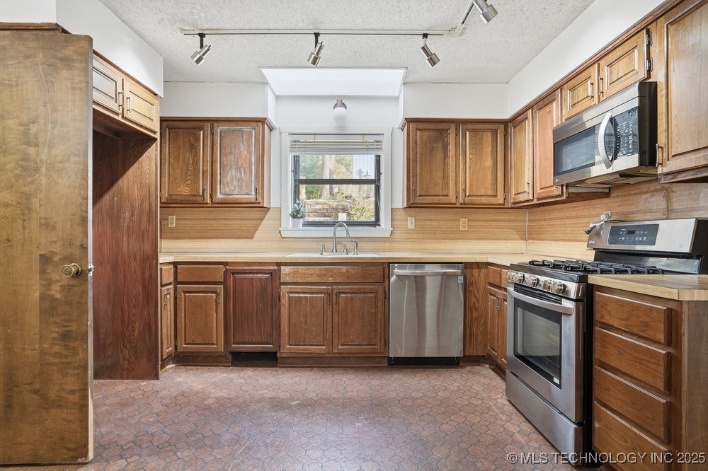 3301 E 68th Place 1 Property Photo 21