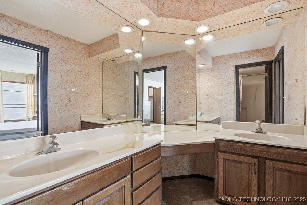 3301 E 68th Place 1 Property Photo 32