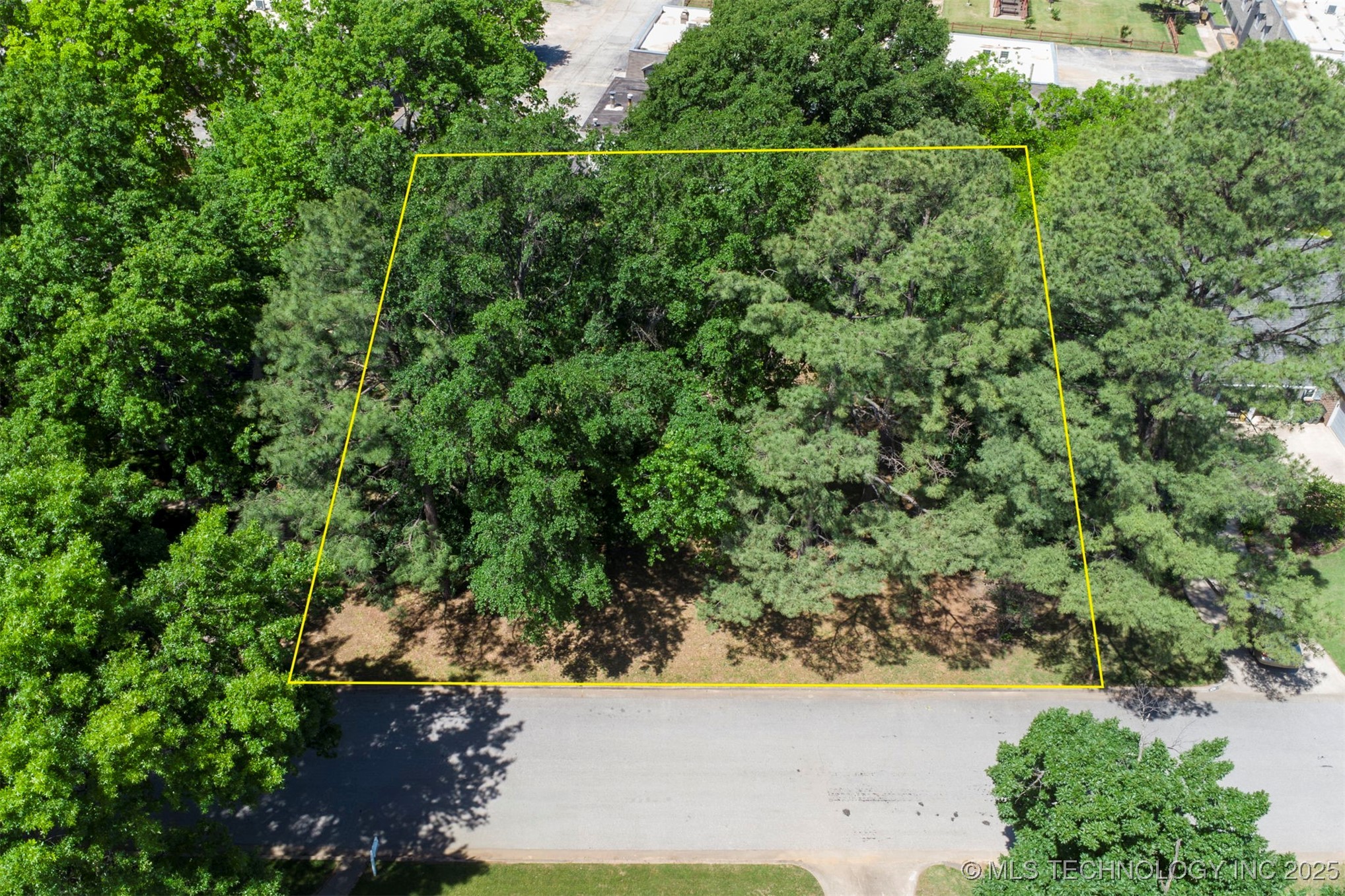 6734 S Atlanta Avenue Property Photo 4