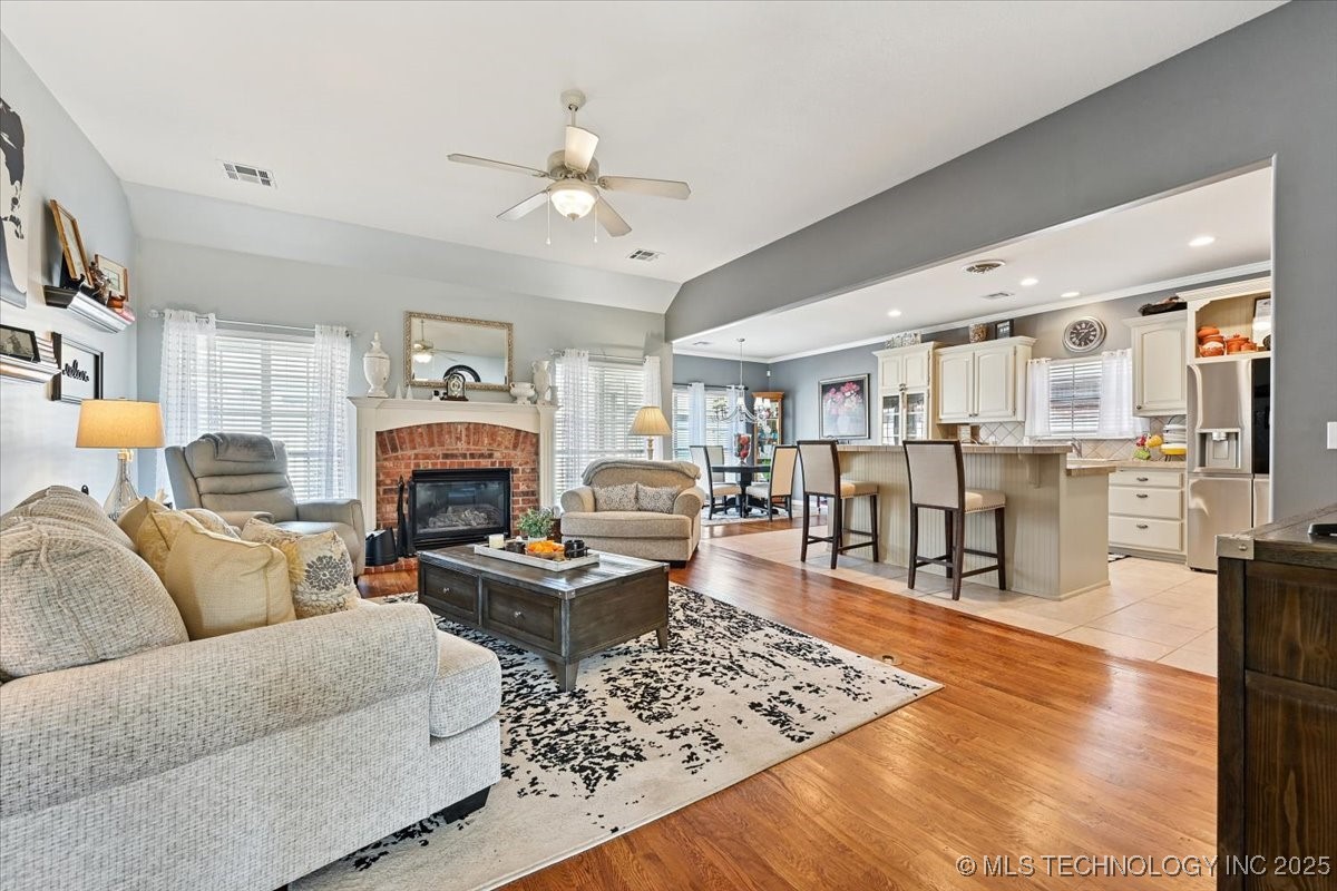 8927 E 62nd Court Property Photo 3