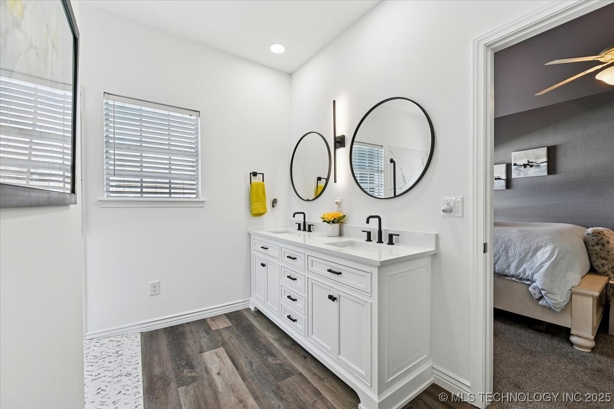 8927 E 62nd Court Property Photo 5