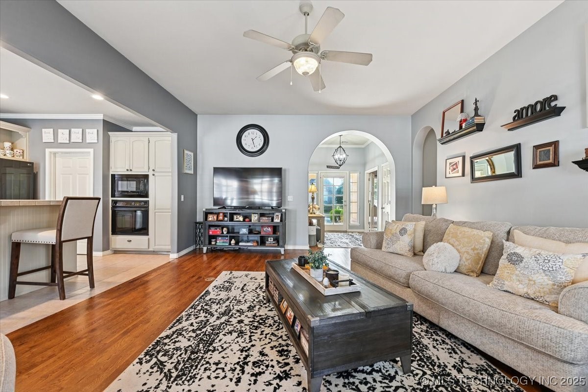 8927 E 62nd Court Property Photo 11