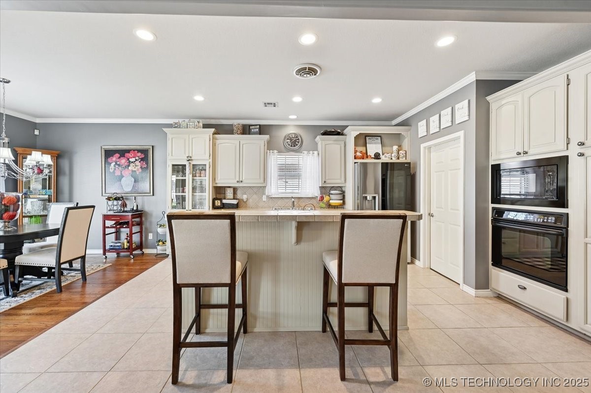 8927 E 62nd Court Property Photo 12