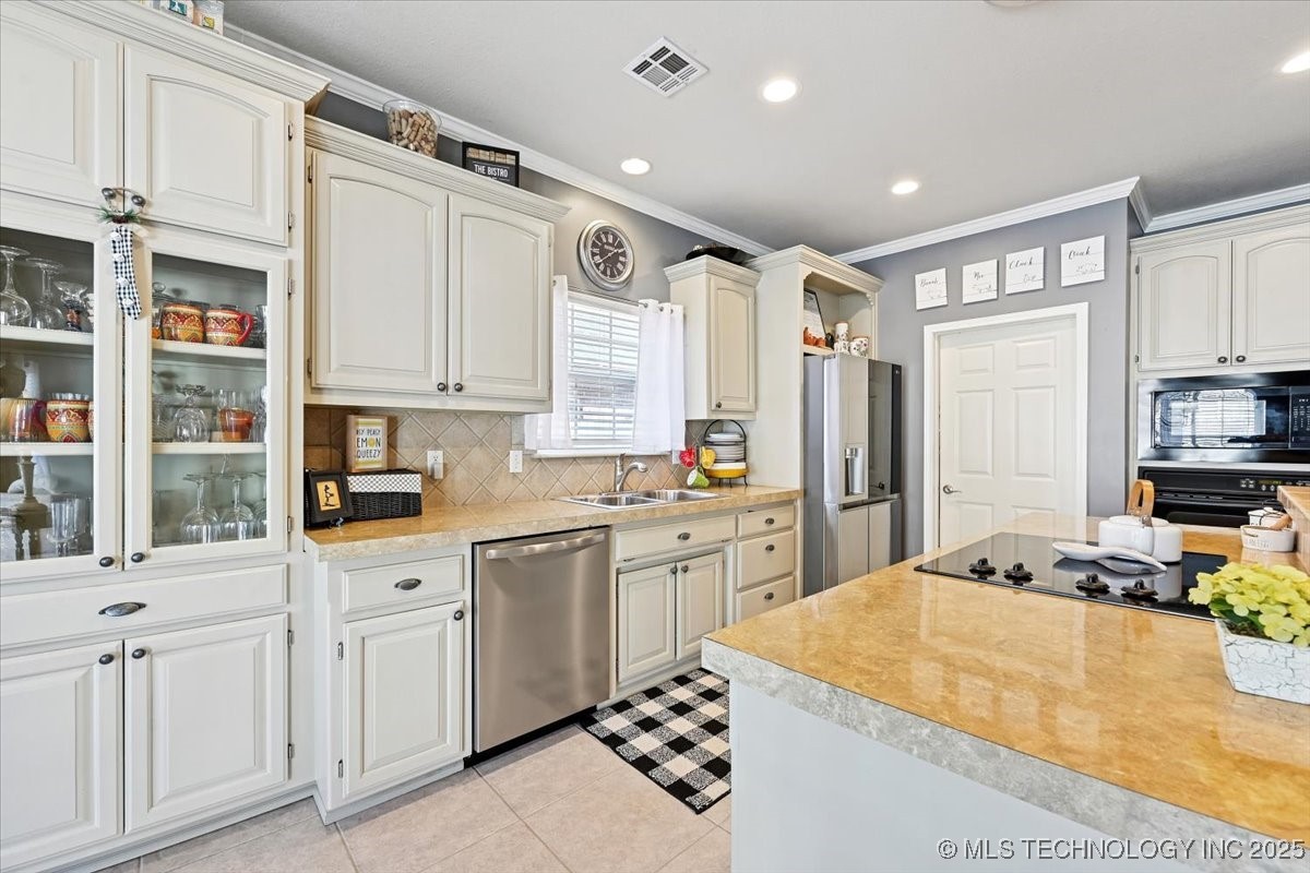 8927 E 62nd Court Property Photo 13