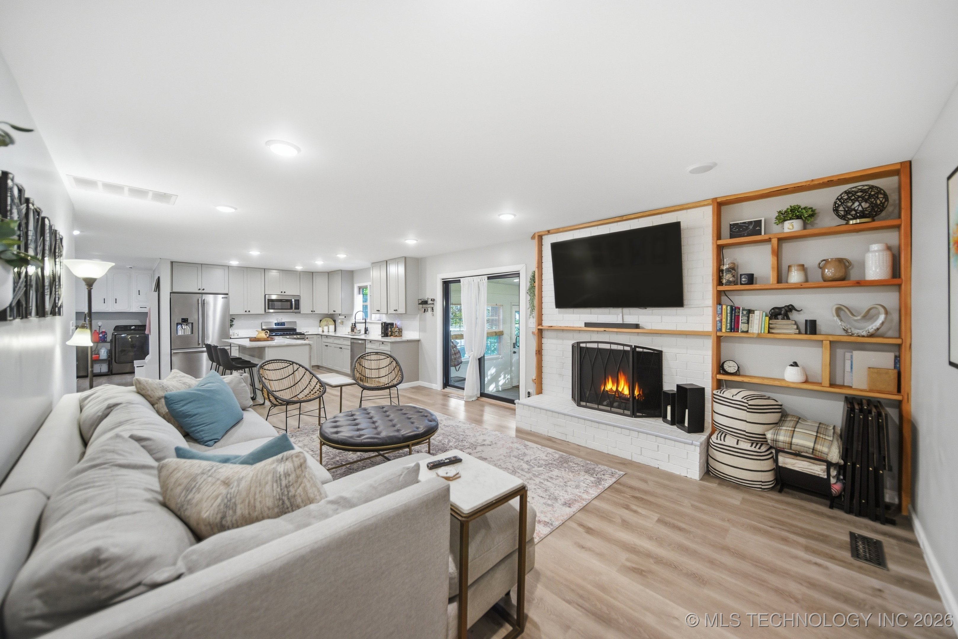 5849 S Irvington Avenue Property Photo 6