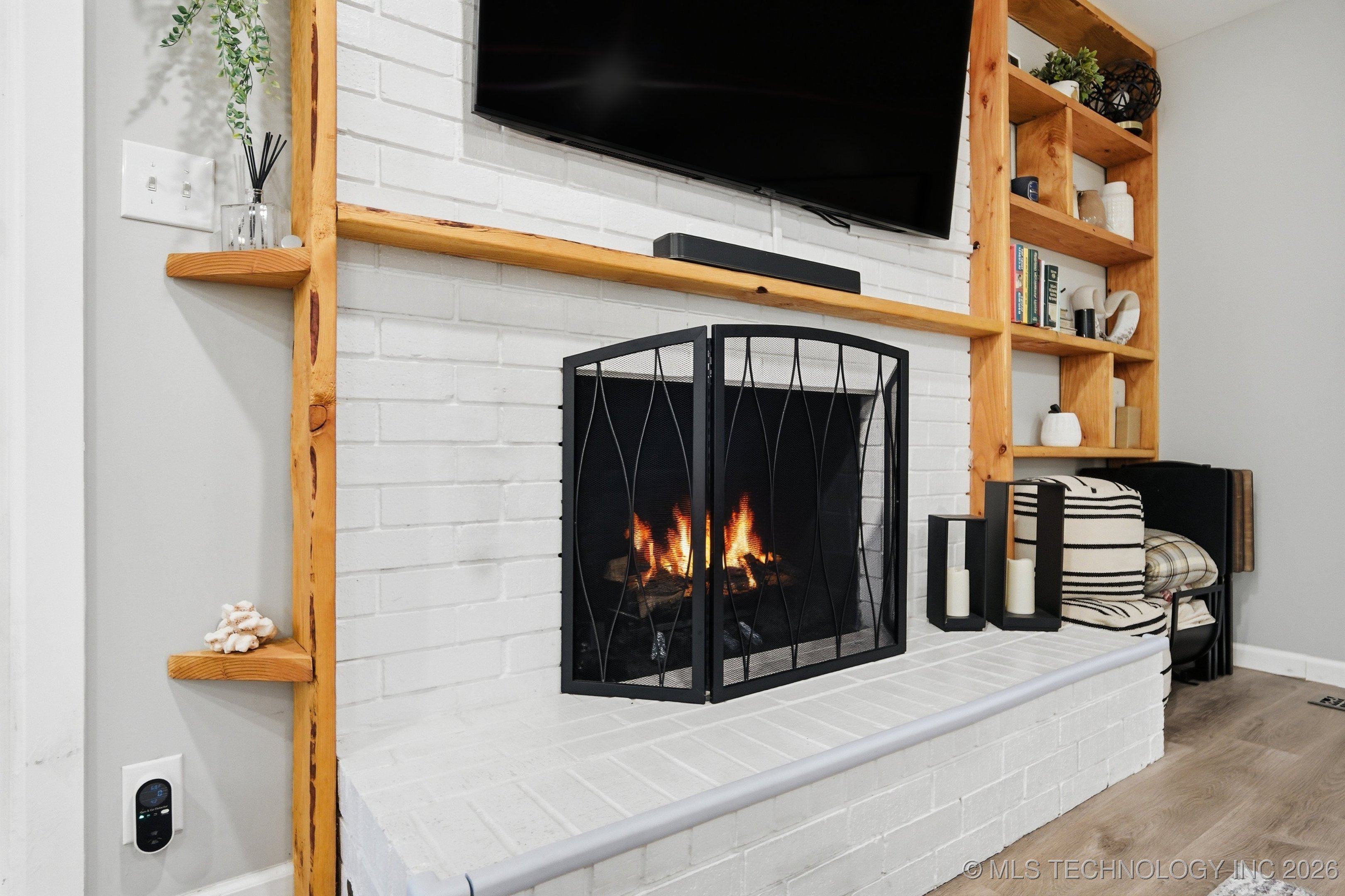 5849 S Irvington Avenue Property Photo 7