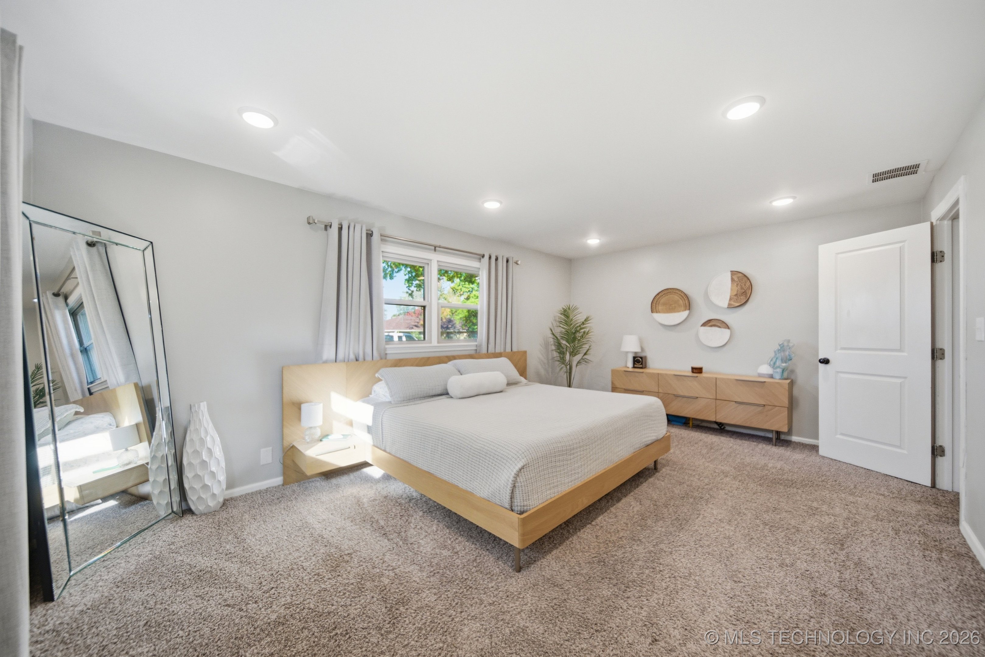 5849 S Irvington Avenue Property Photo 14