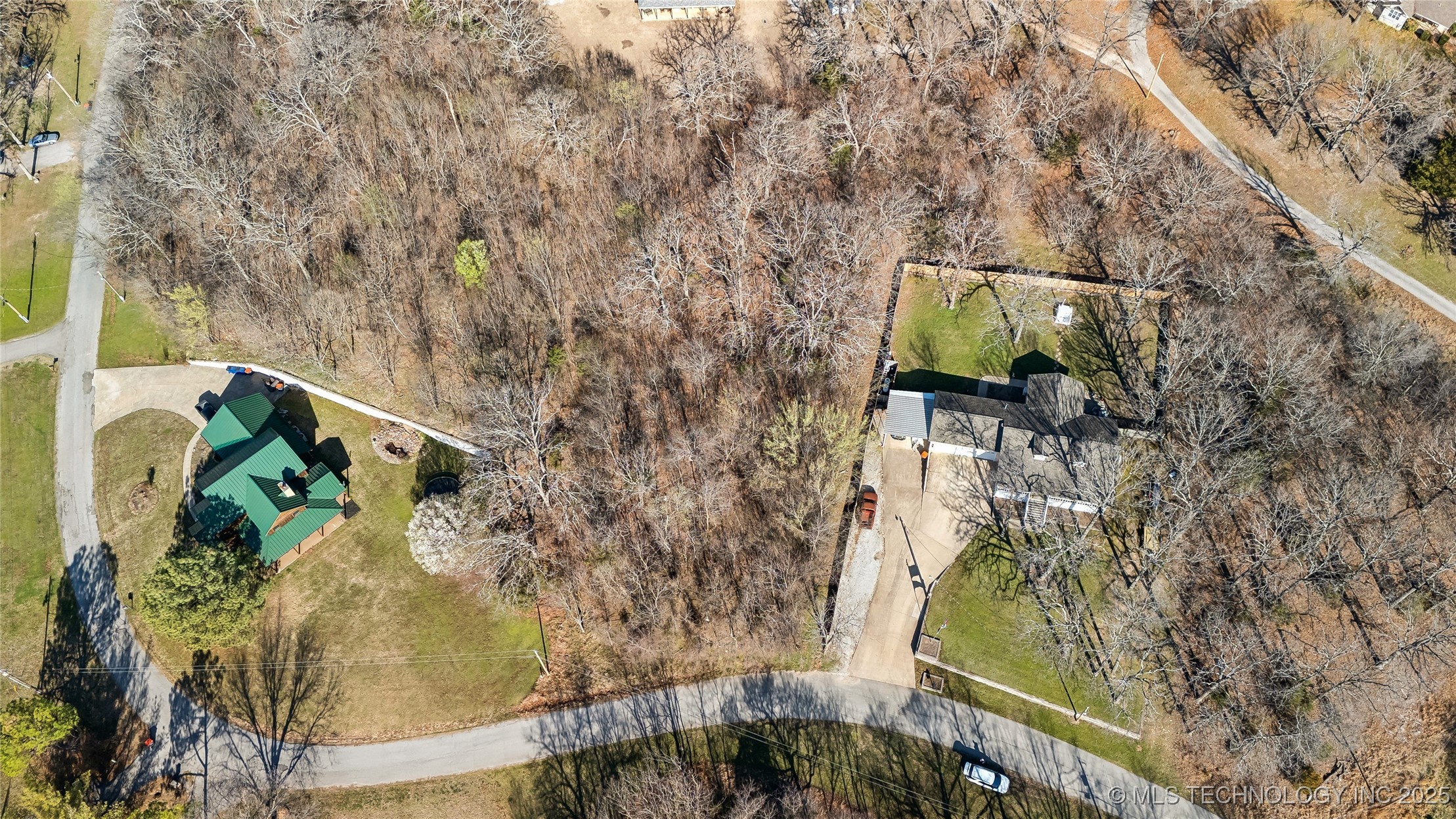 1 Maplebrook Lane Property Photo 2