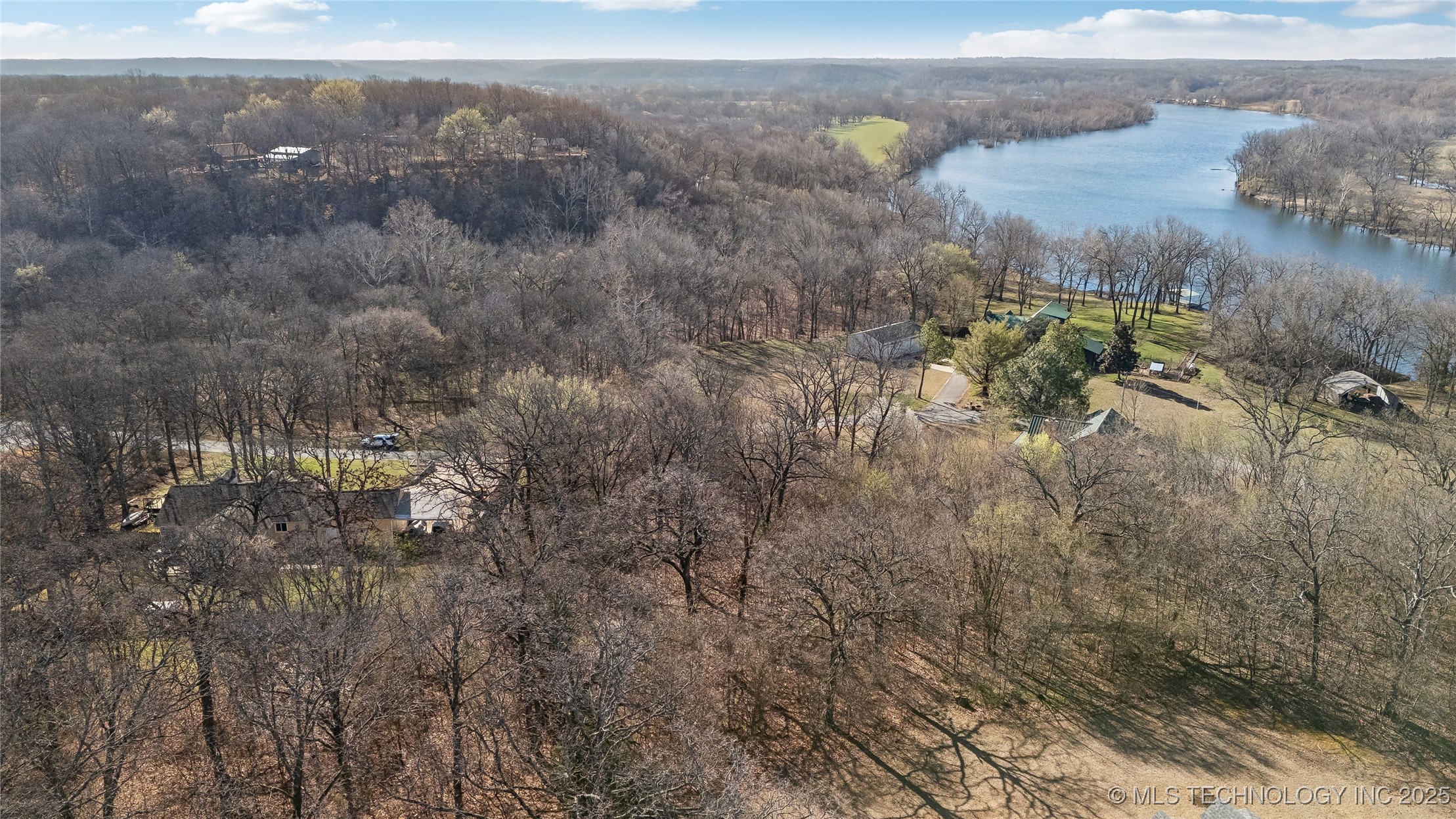 1 Maplebrook Lane Property Photo 5