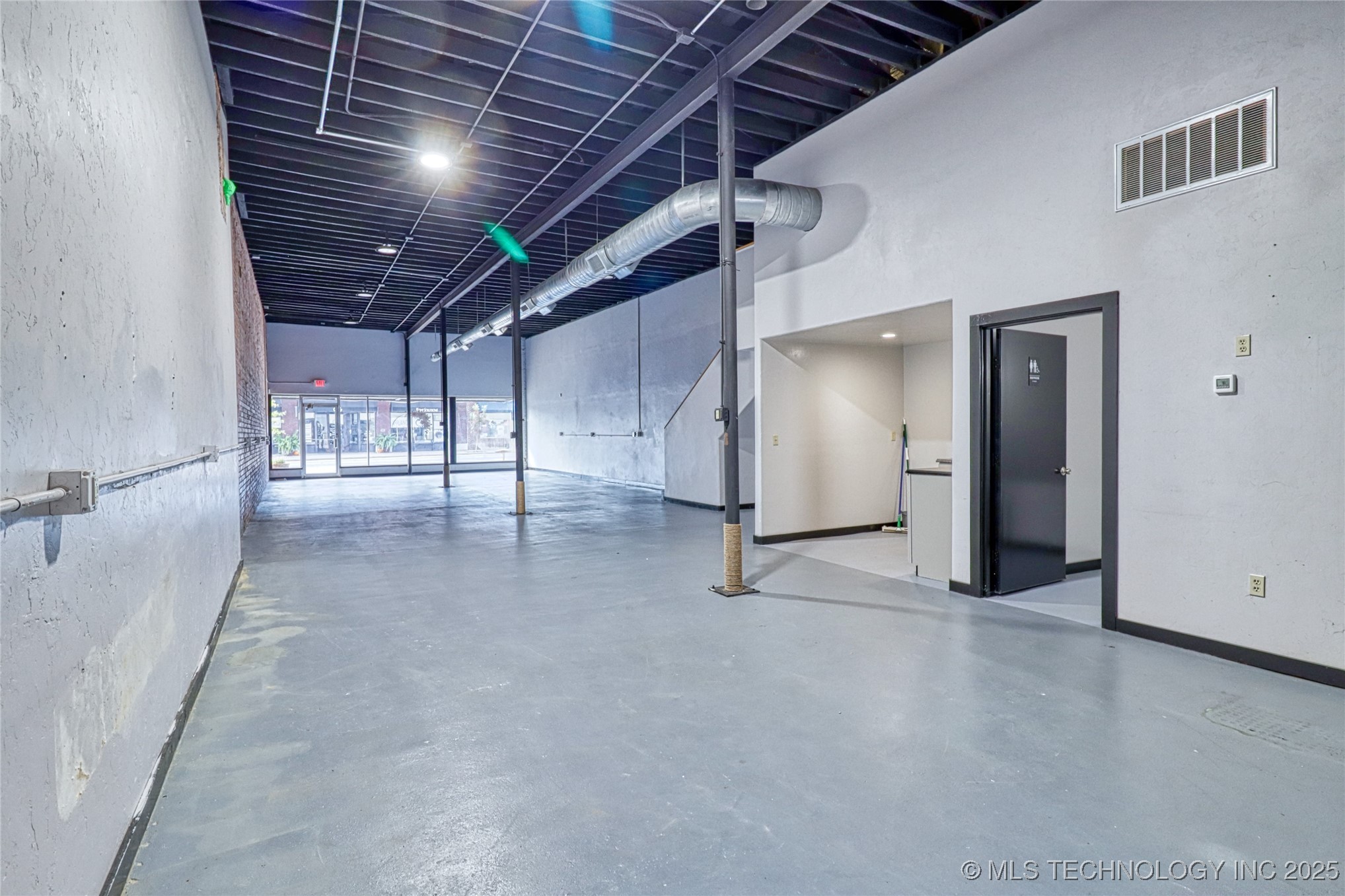 115 S Main Street Property Photo 5