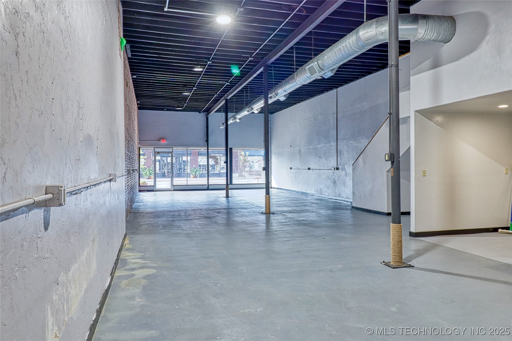 115 S Main Street Property Photo 6