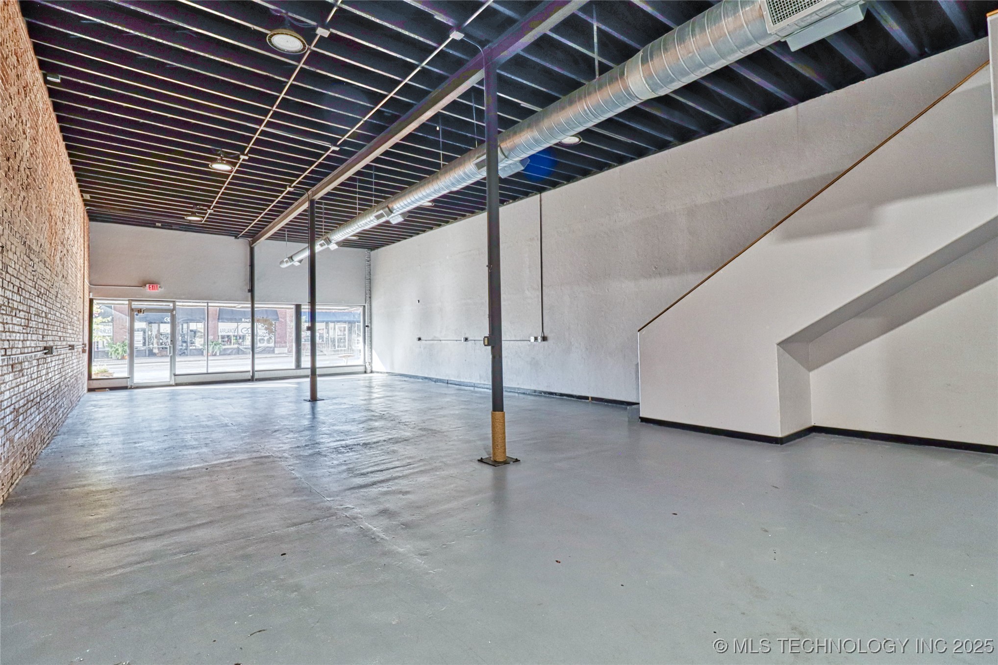 115 S Main Street Property Photo 7