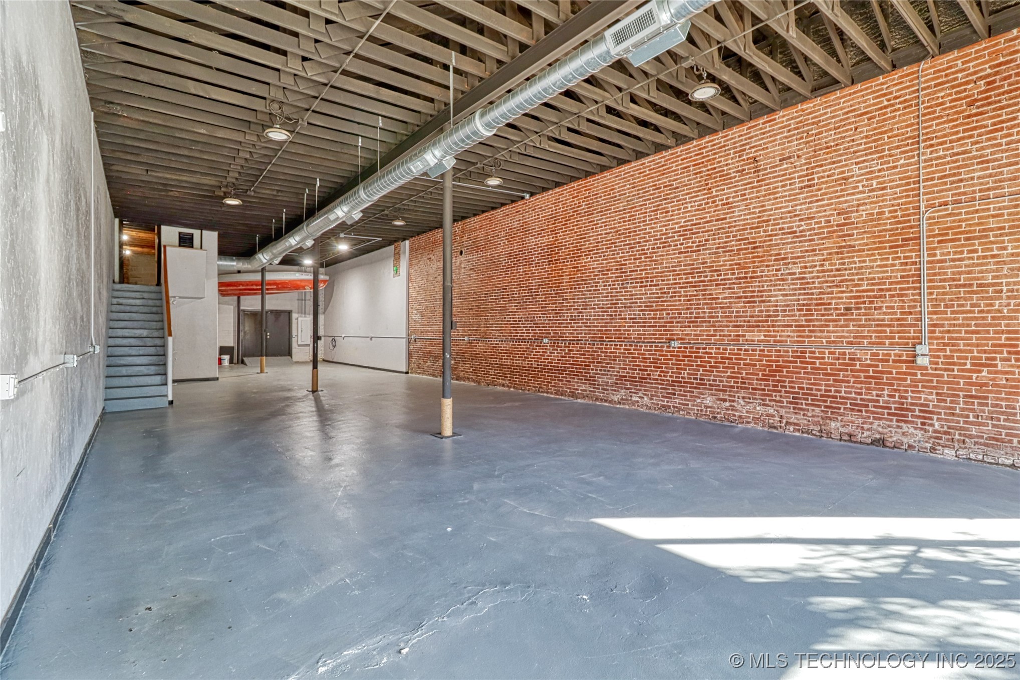 115 S Main Street Property Photo 9