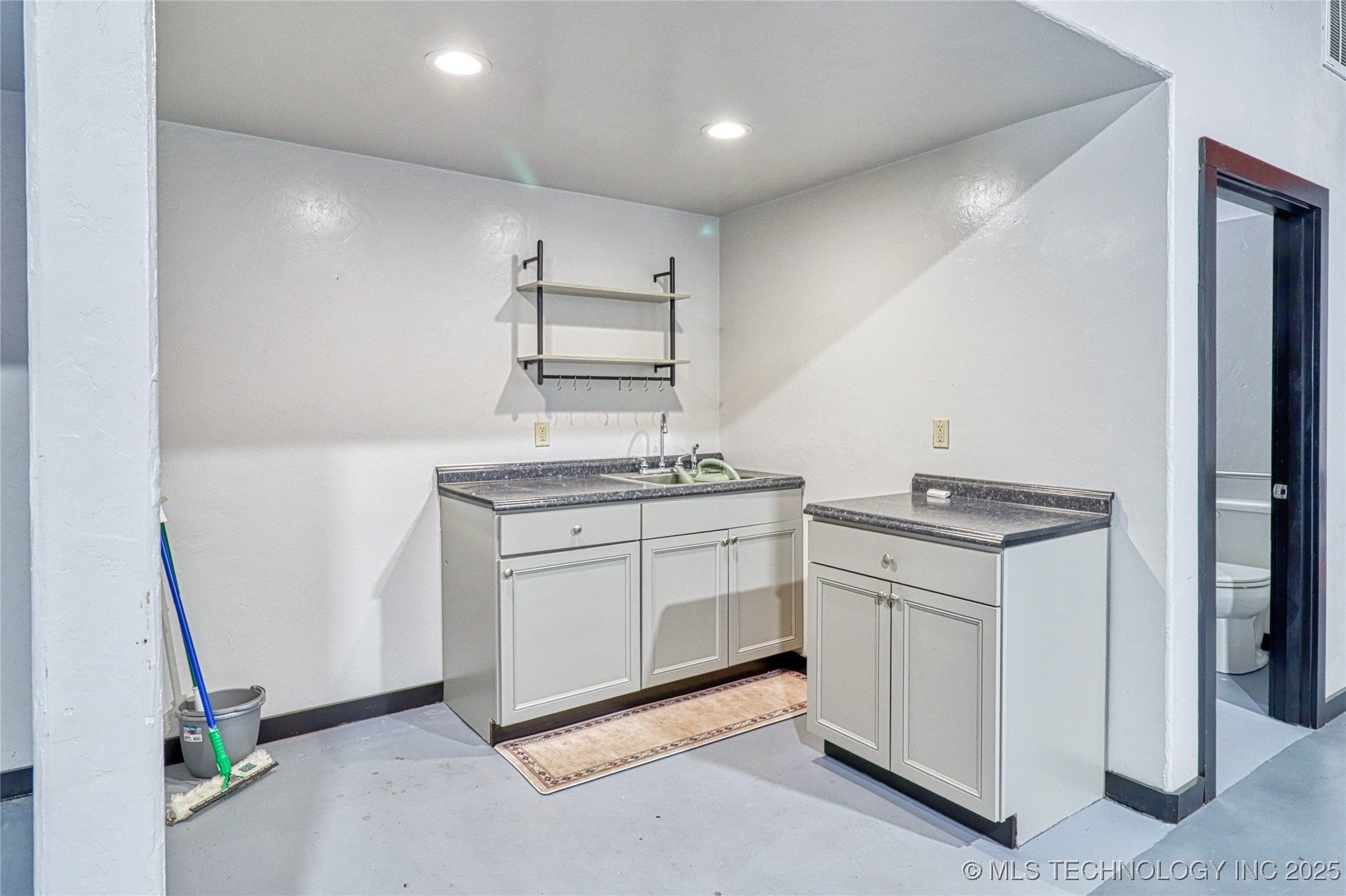 115 S Main Street Property Photo 13