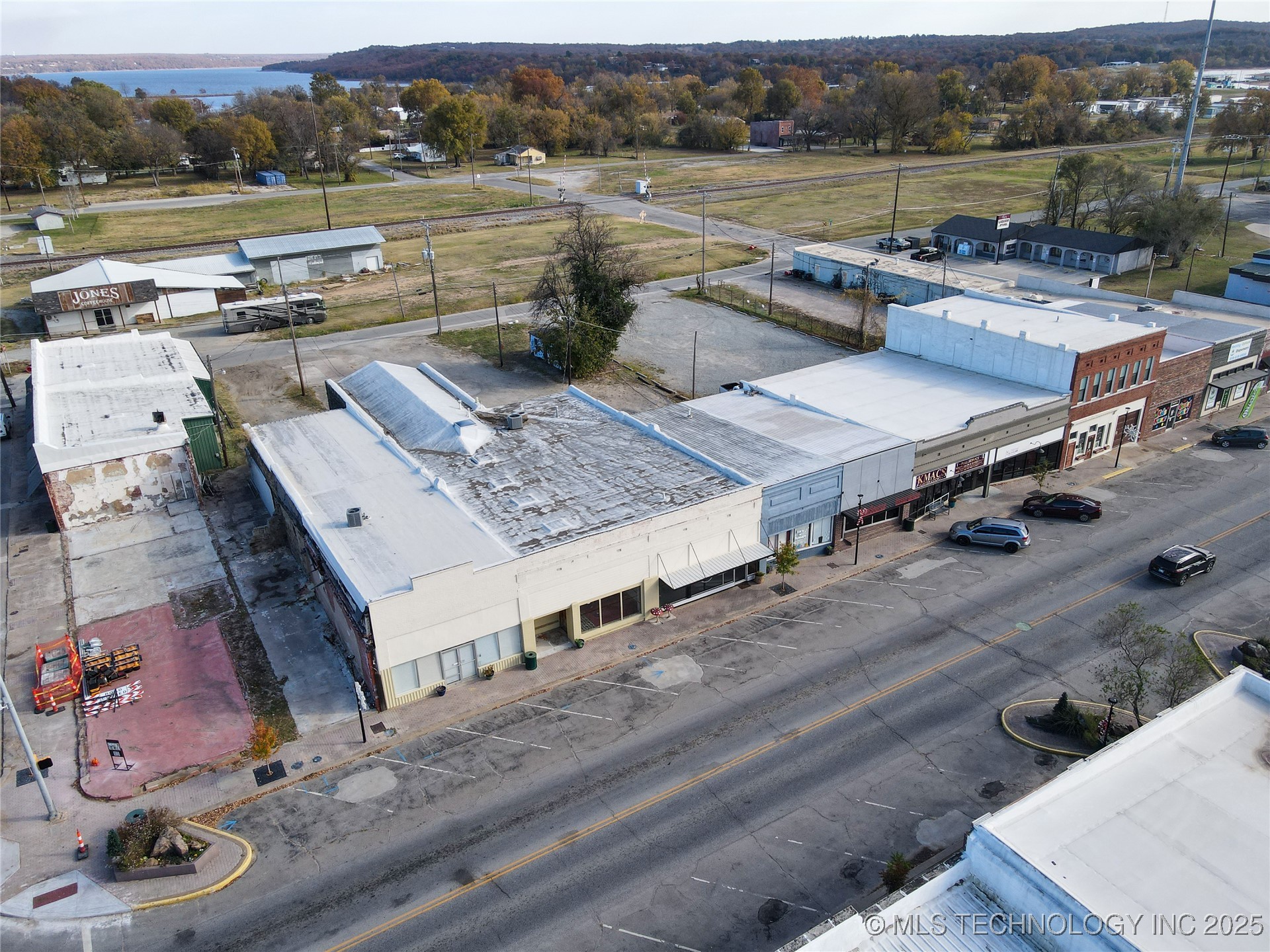 115 S Main Street Property Photo 17