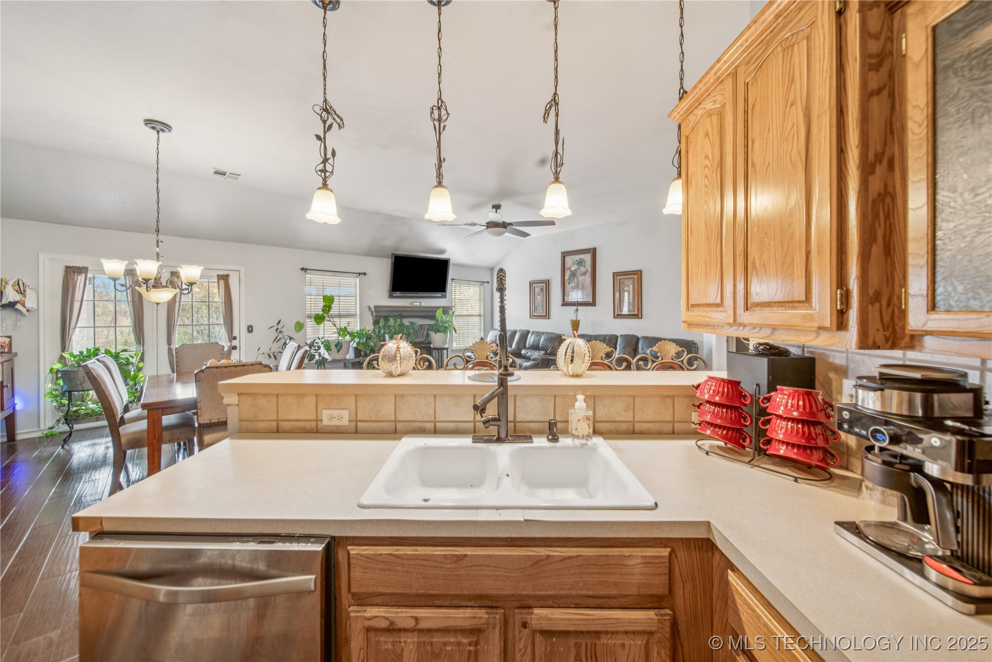 10906 E 95th Street N Property Photo 14