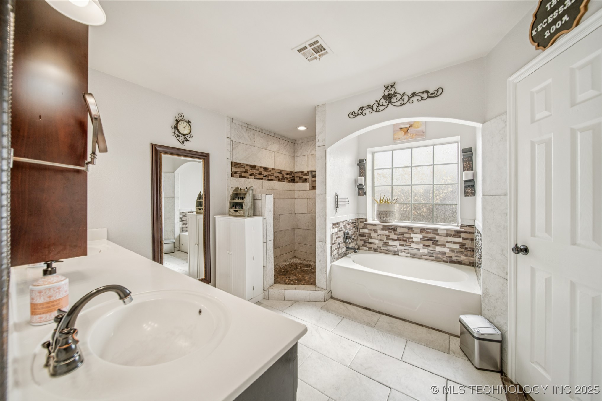 10906 E 95th Street N Property Photo 20