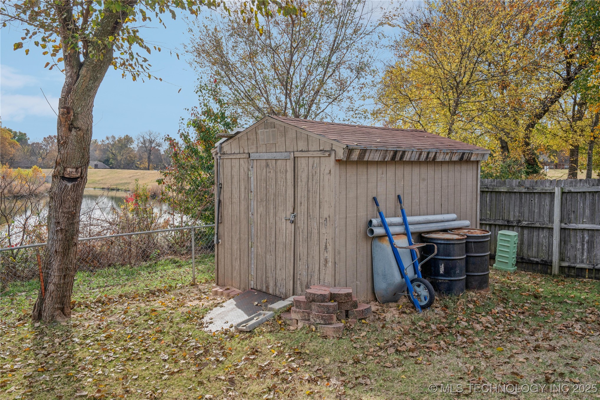 10906 E 95th Street N Property Photo 28