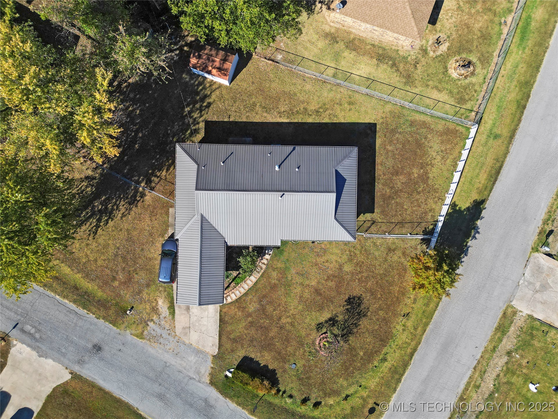 1421 S Hayes Avenue Property Photo 4