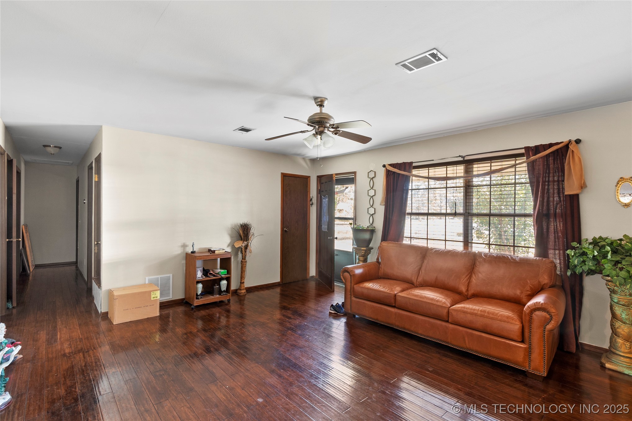 1421 S Hayes Avenue Property Photo 10