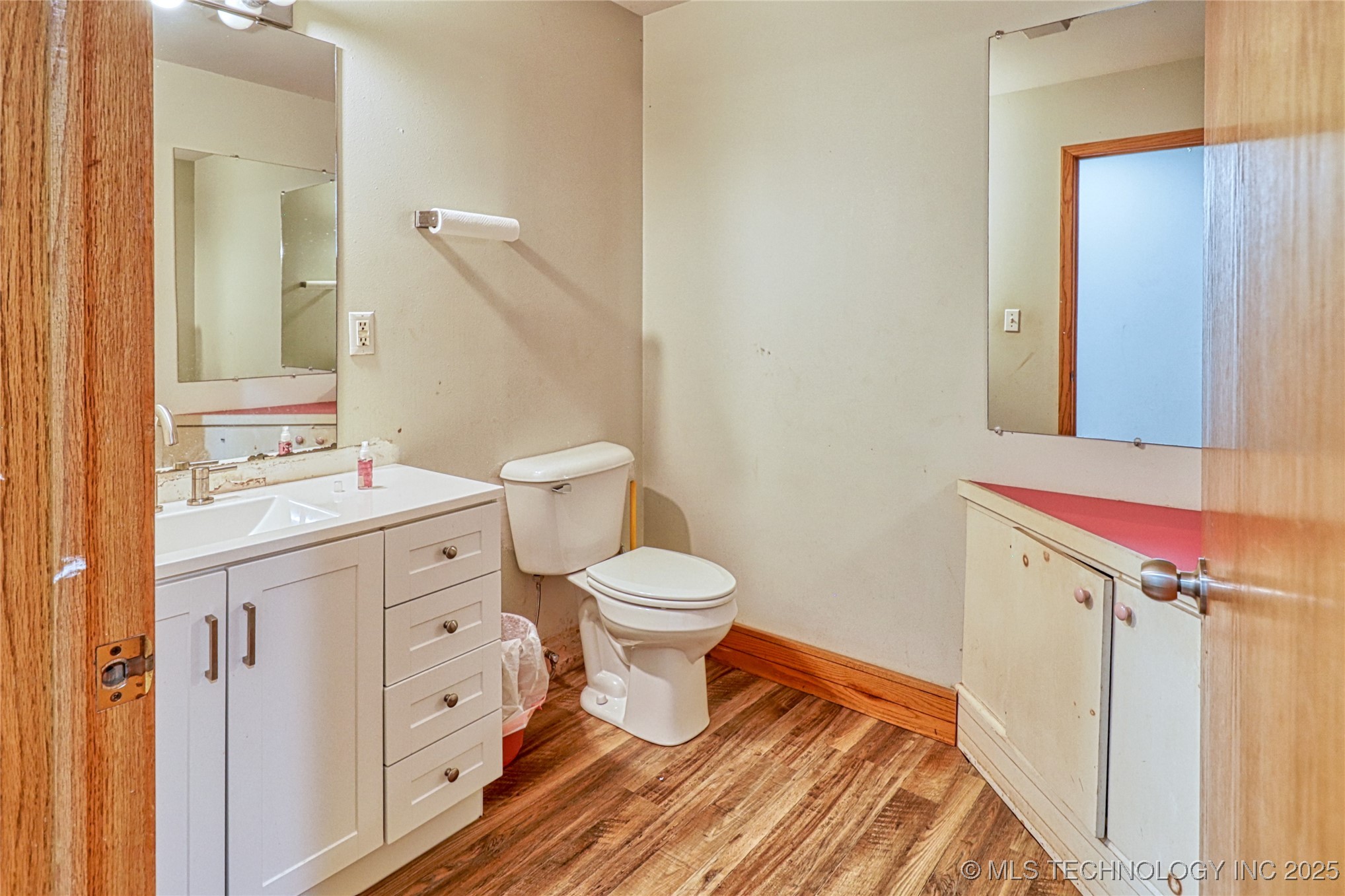 111 S Main Property Photo 11