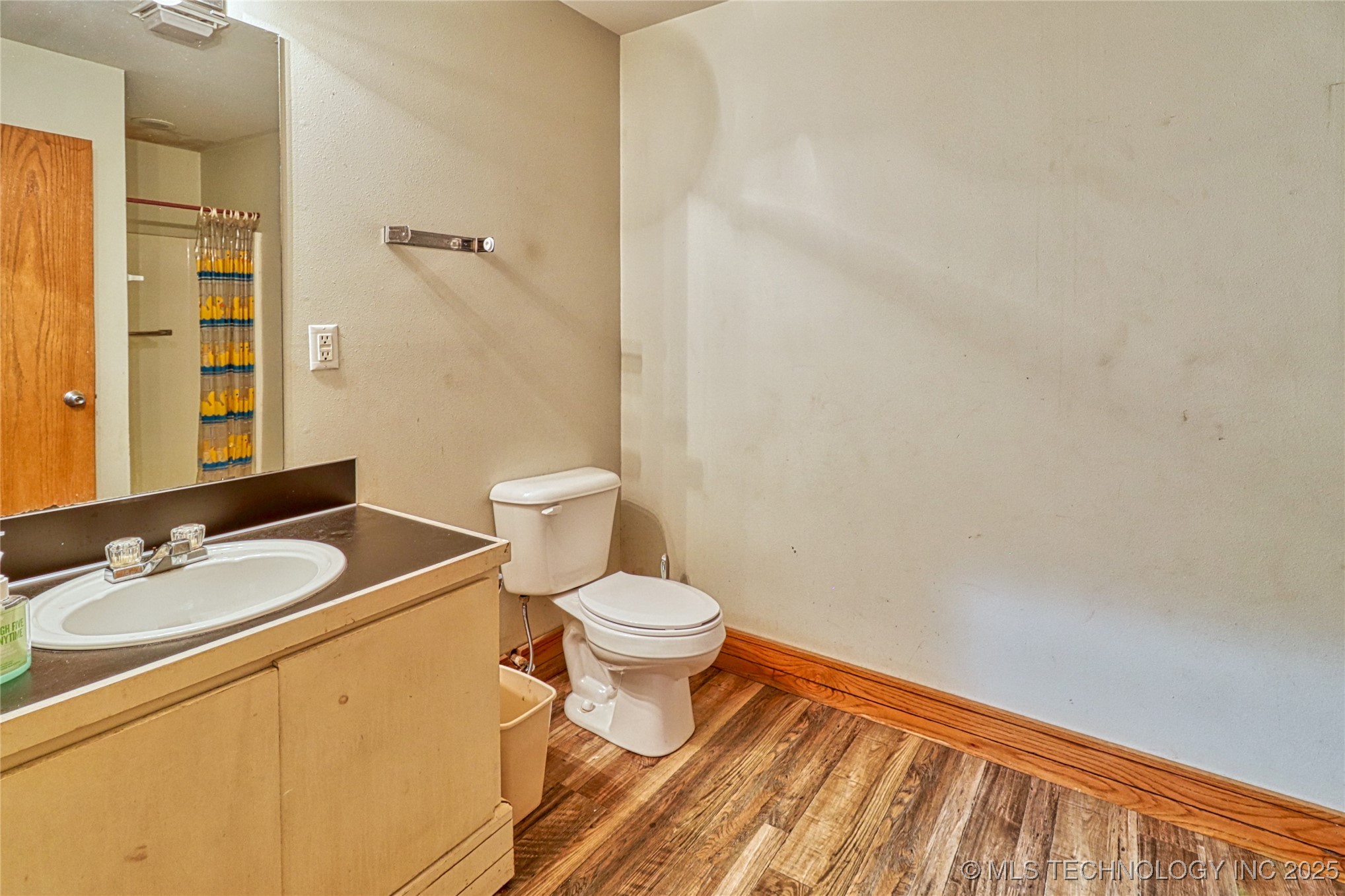 111 S Main Property Photo 12