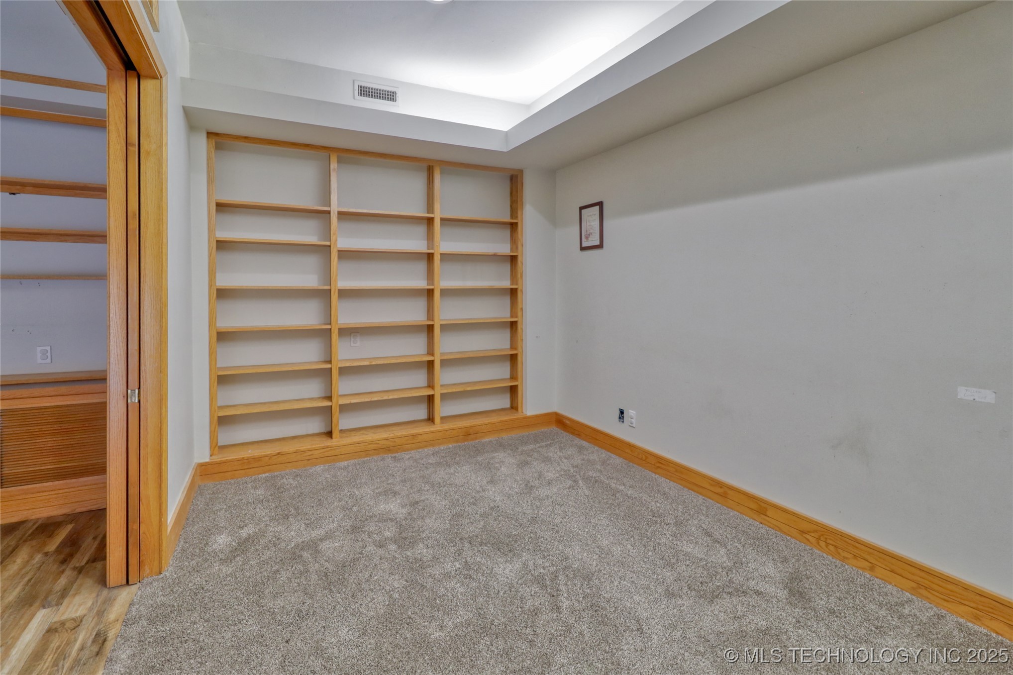 111 S Main Property Photo 17