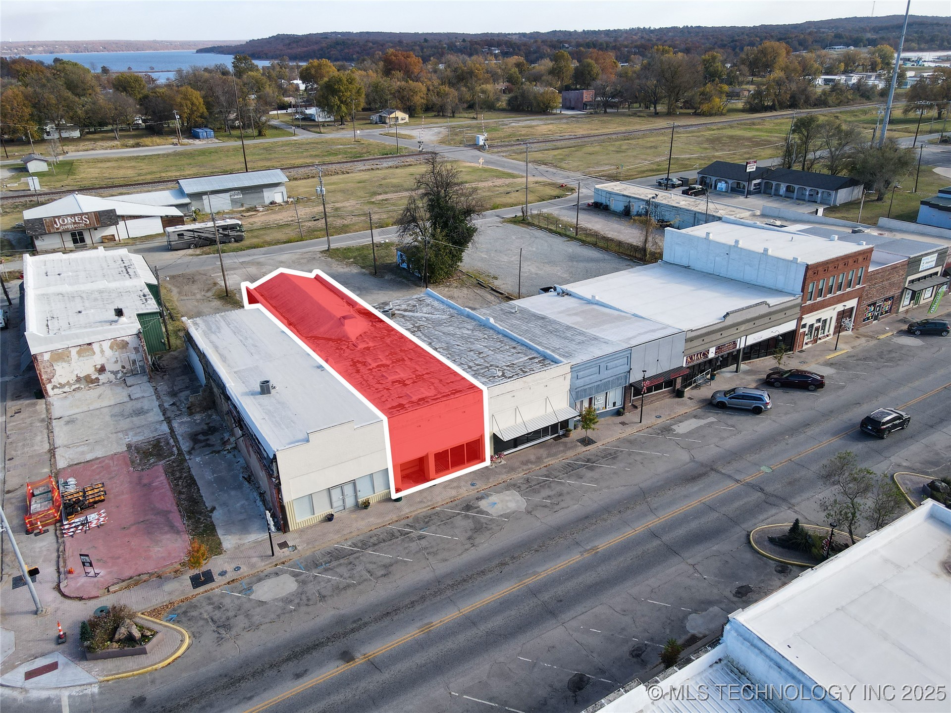 111 S Main Property Photo 25