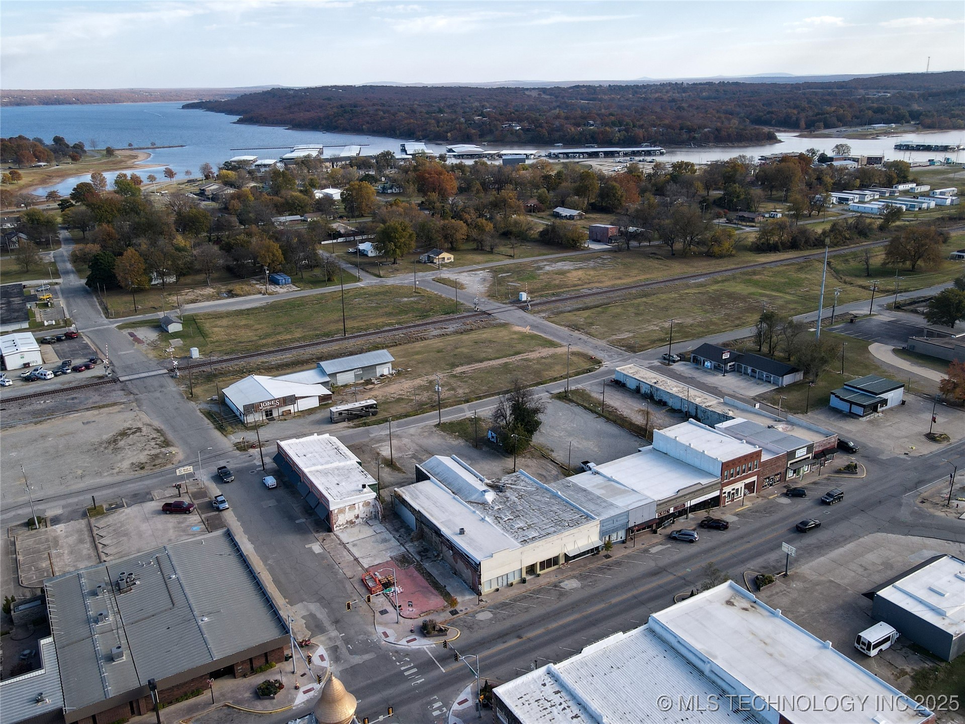 111 S Main Property Photo 26