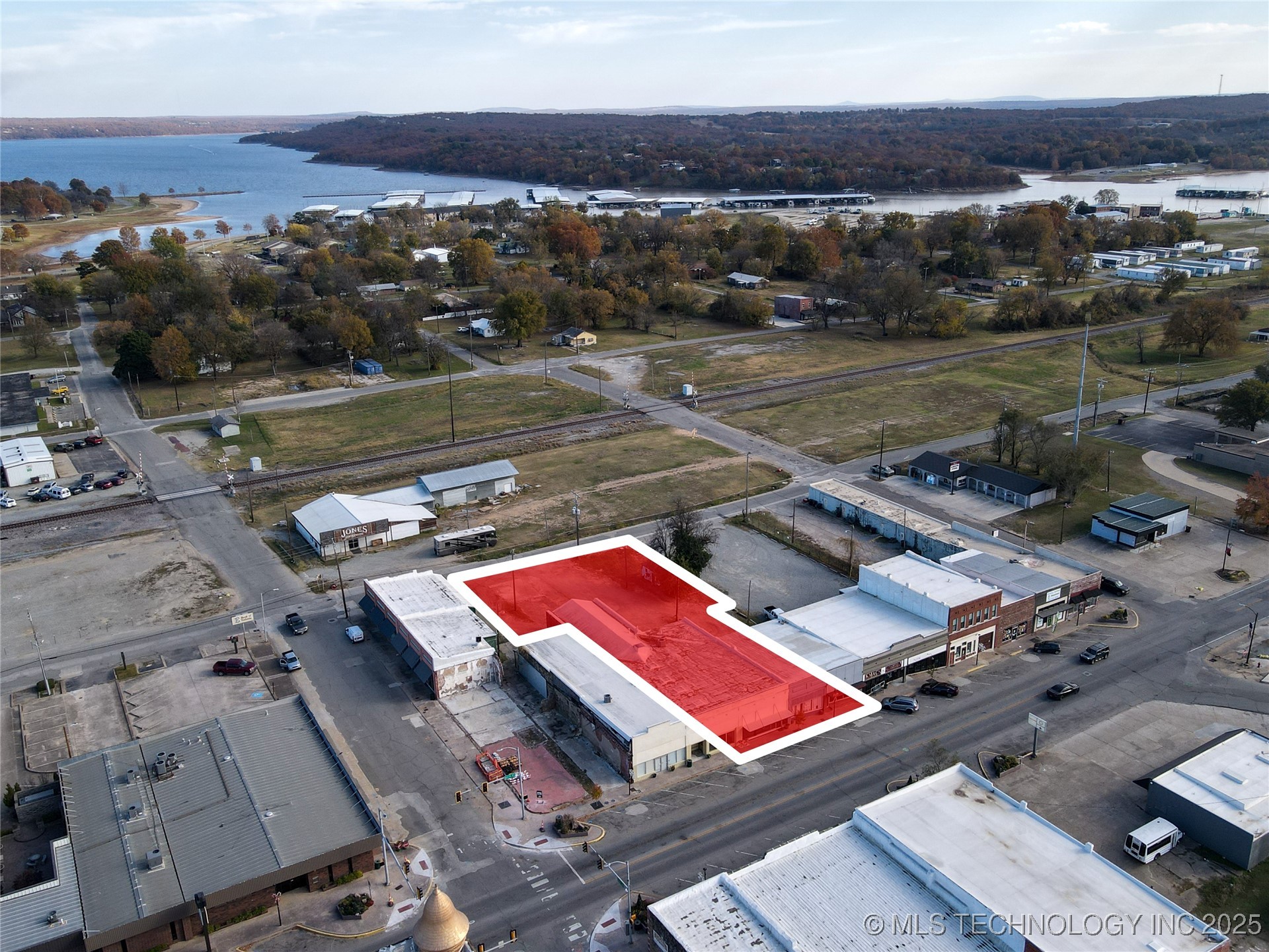 111 S Main Property Photo 27