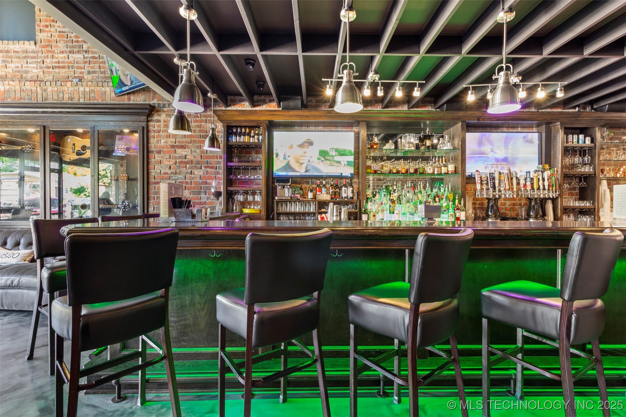 800 E Main Property Photo 6