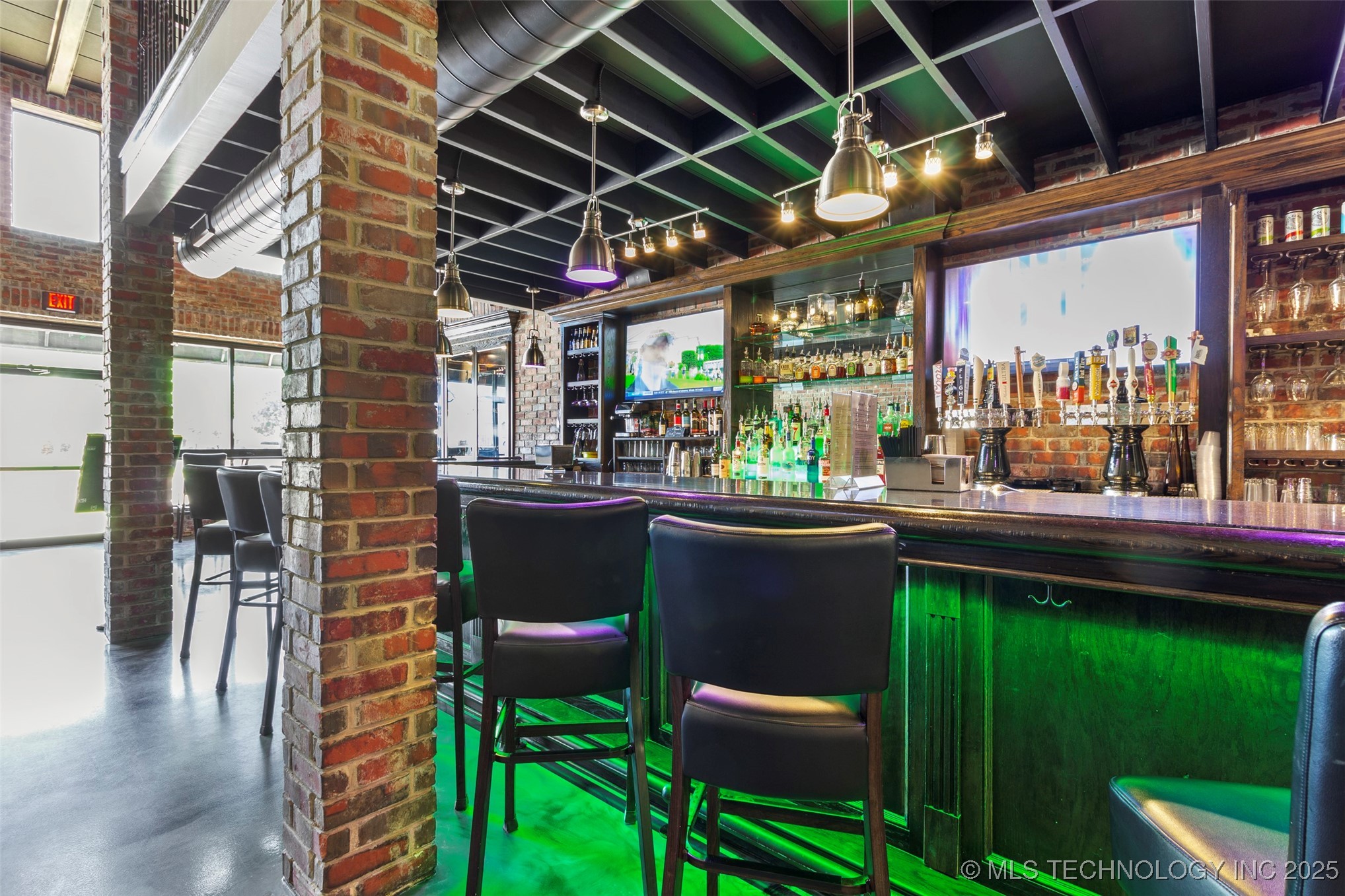 800 E Main Property Photo 7