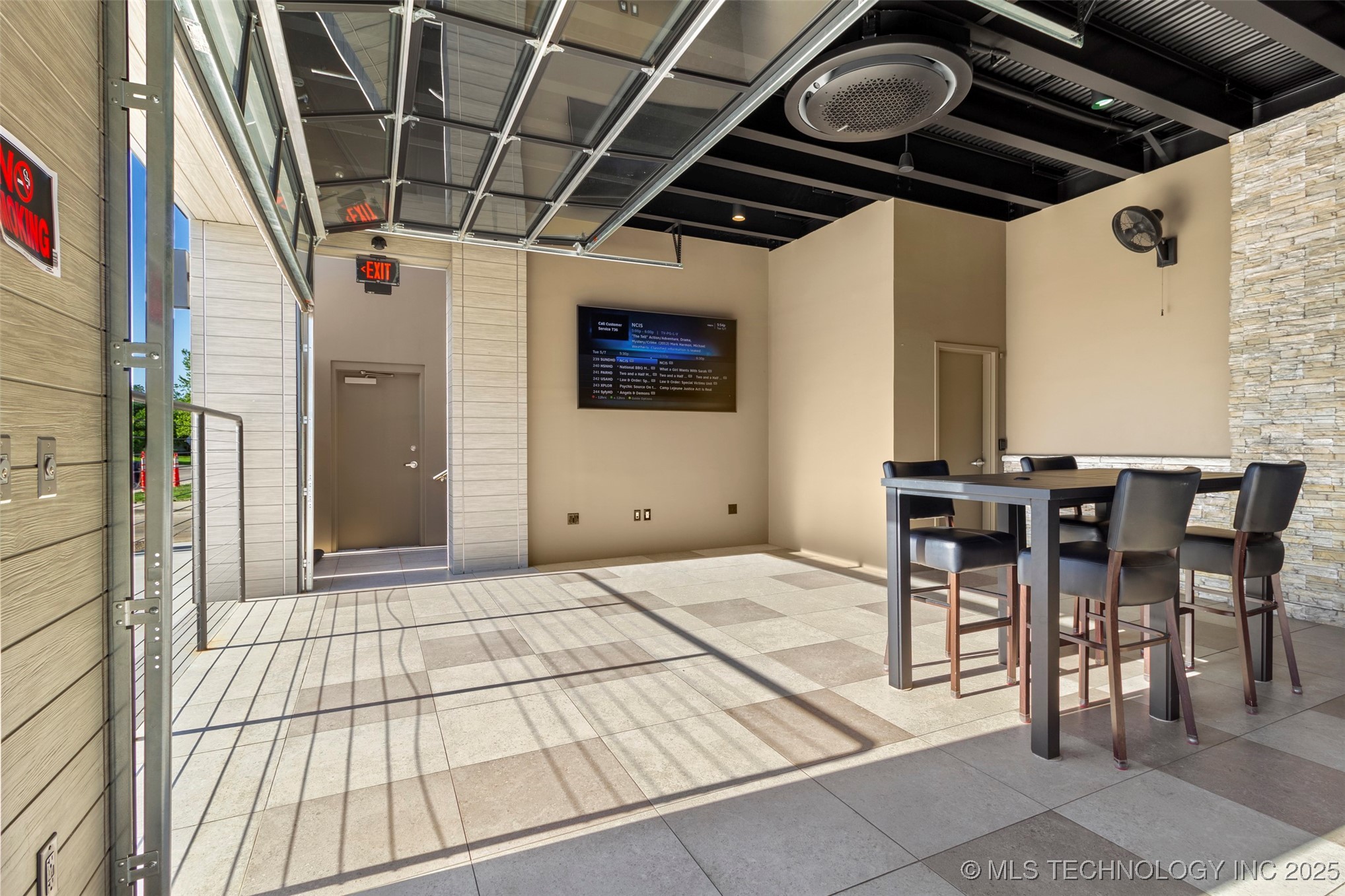 800 E Main Property Photo 22