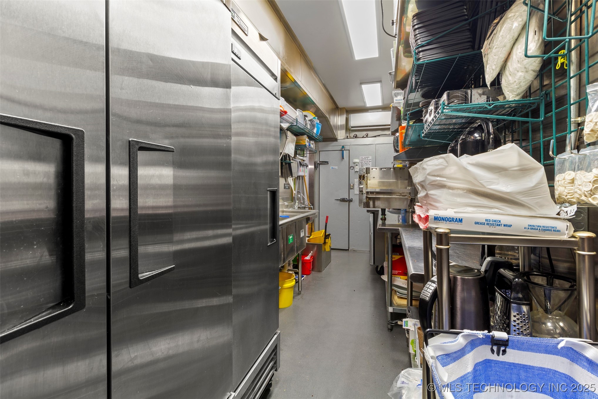 800 E Main Property Photo 28