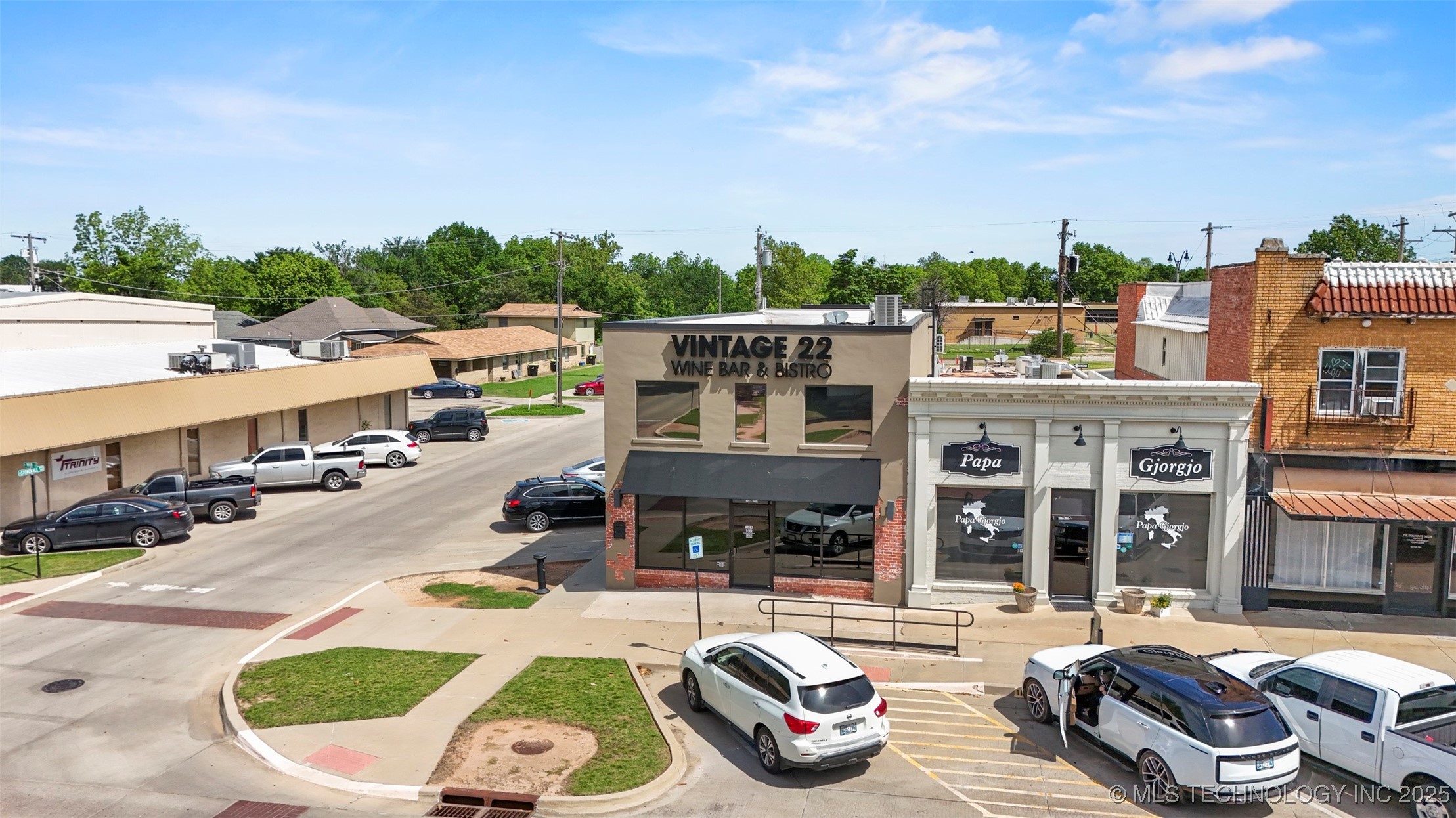 800 E Main Property Photo 33