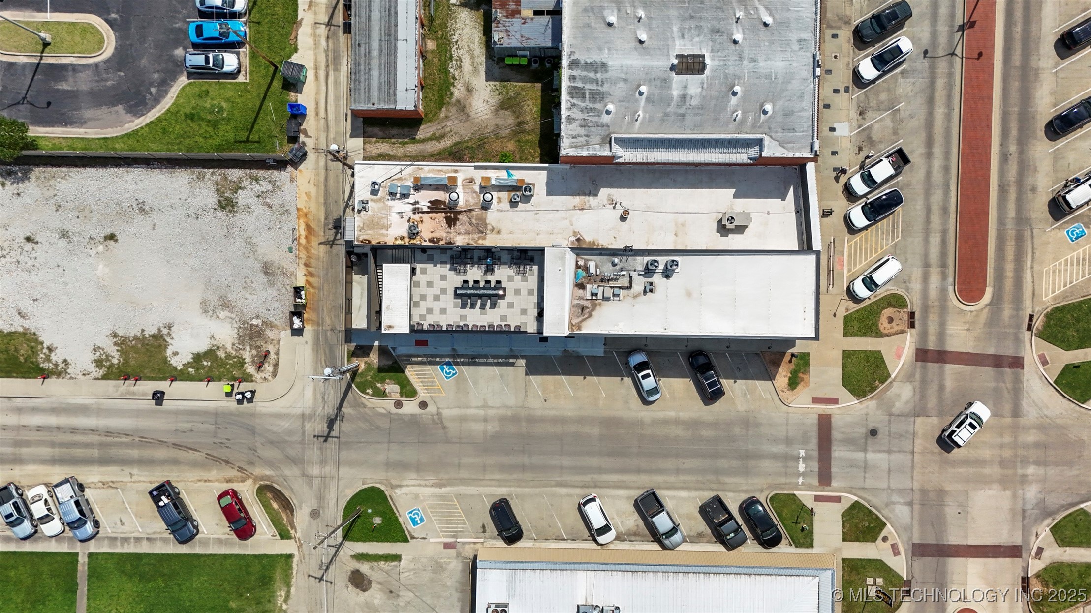 800 E Main Property Photo 37