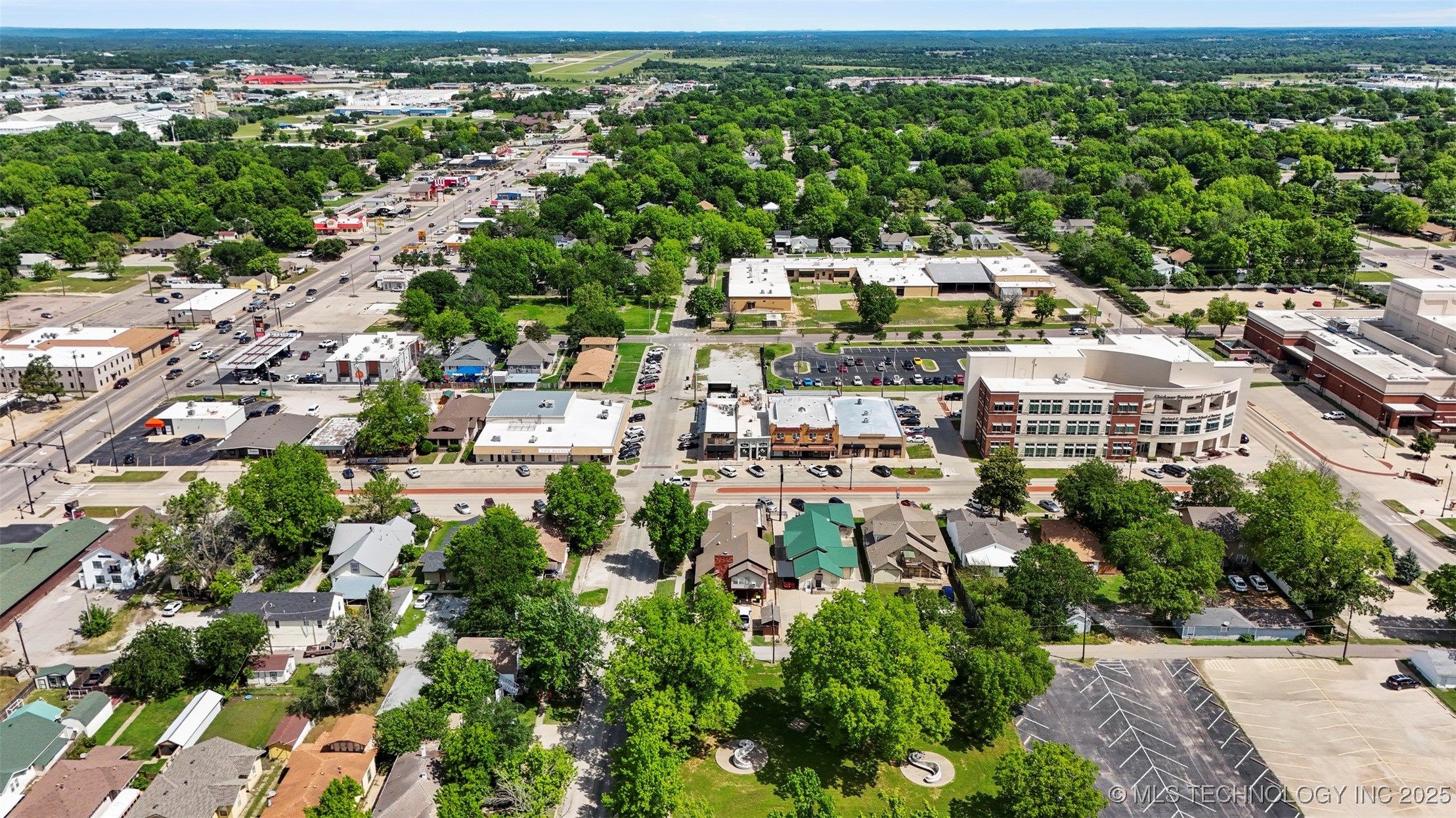 800 E Main Property Photo 39