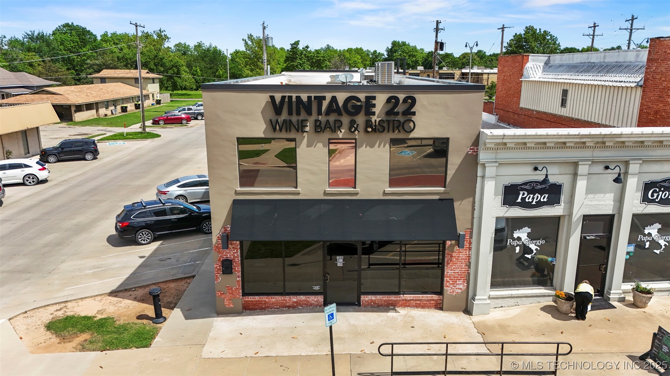 800 E Main Property Photo 44