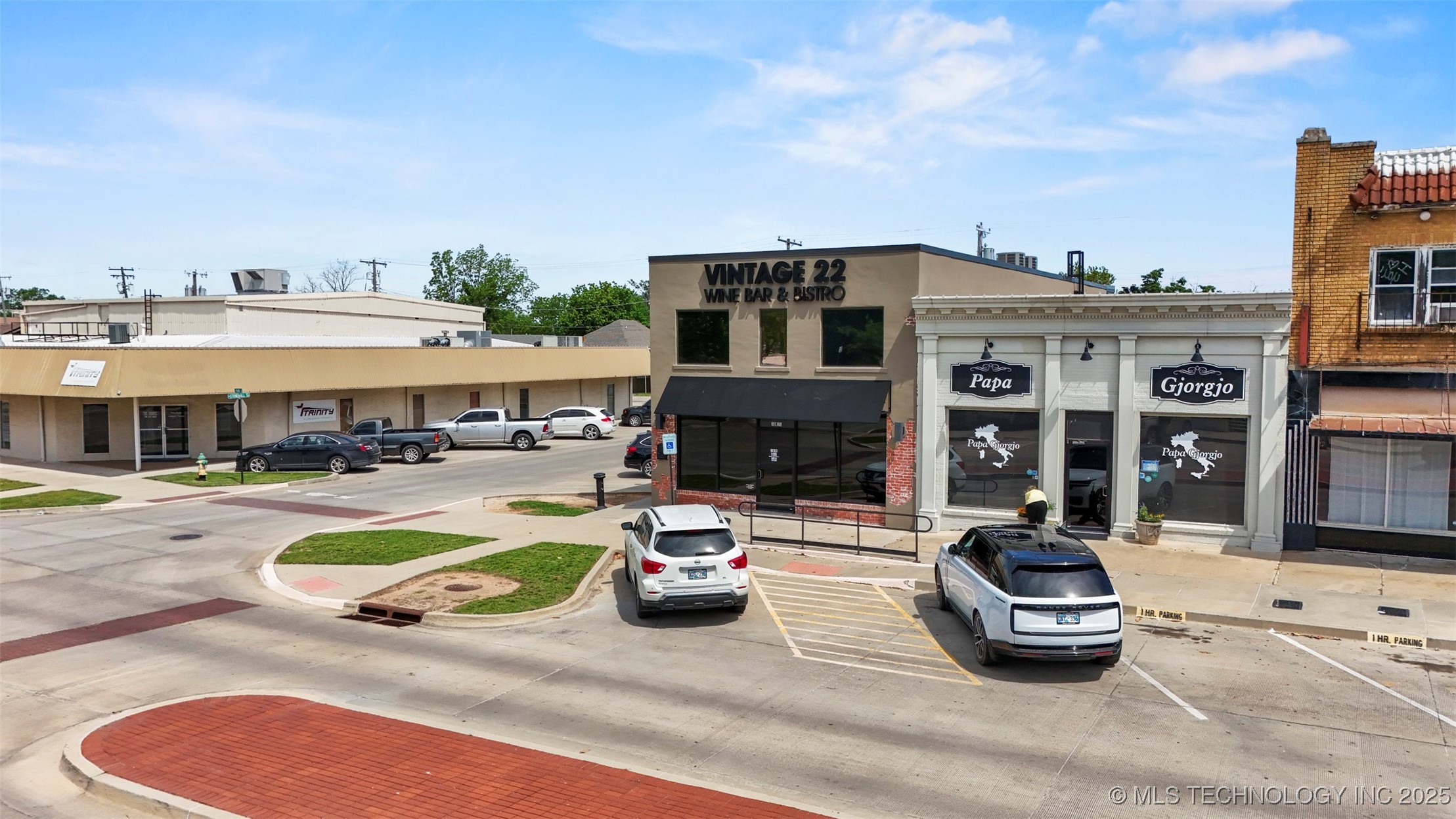 800 E Main Property Photo 45