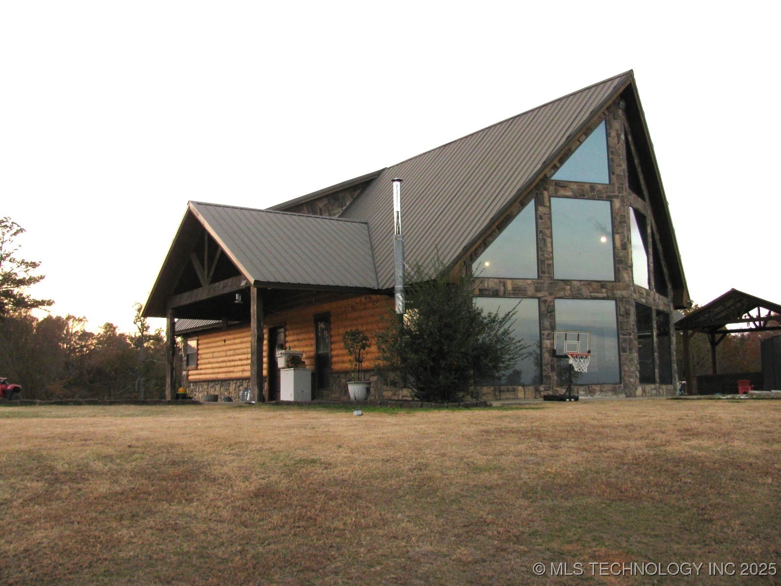 941 N 4420 Road Property Photo 2