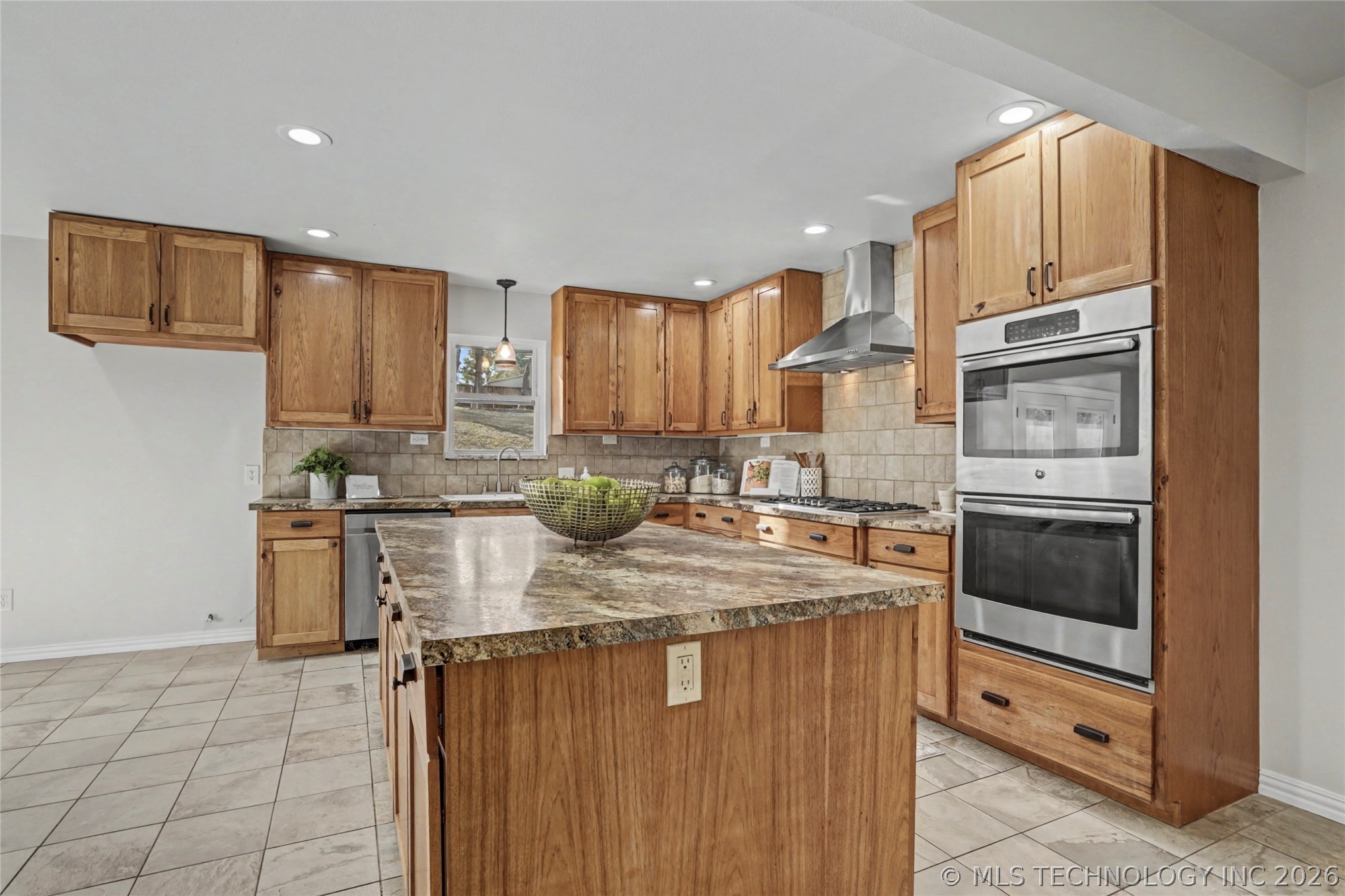 7718 S 230th East Avenue Property Photo 11