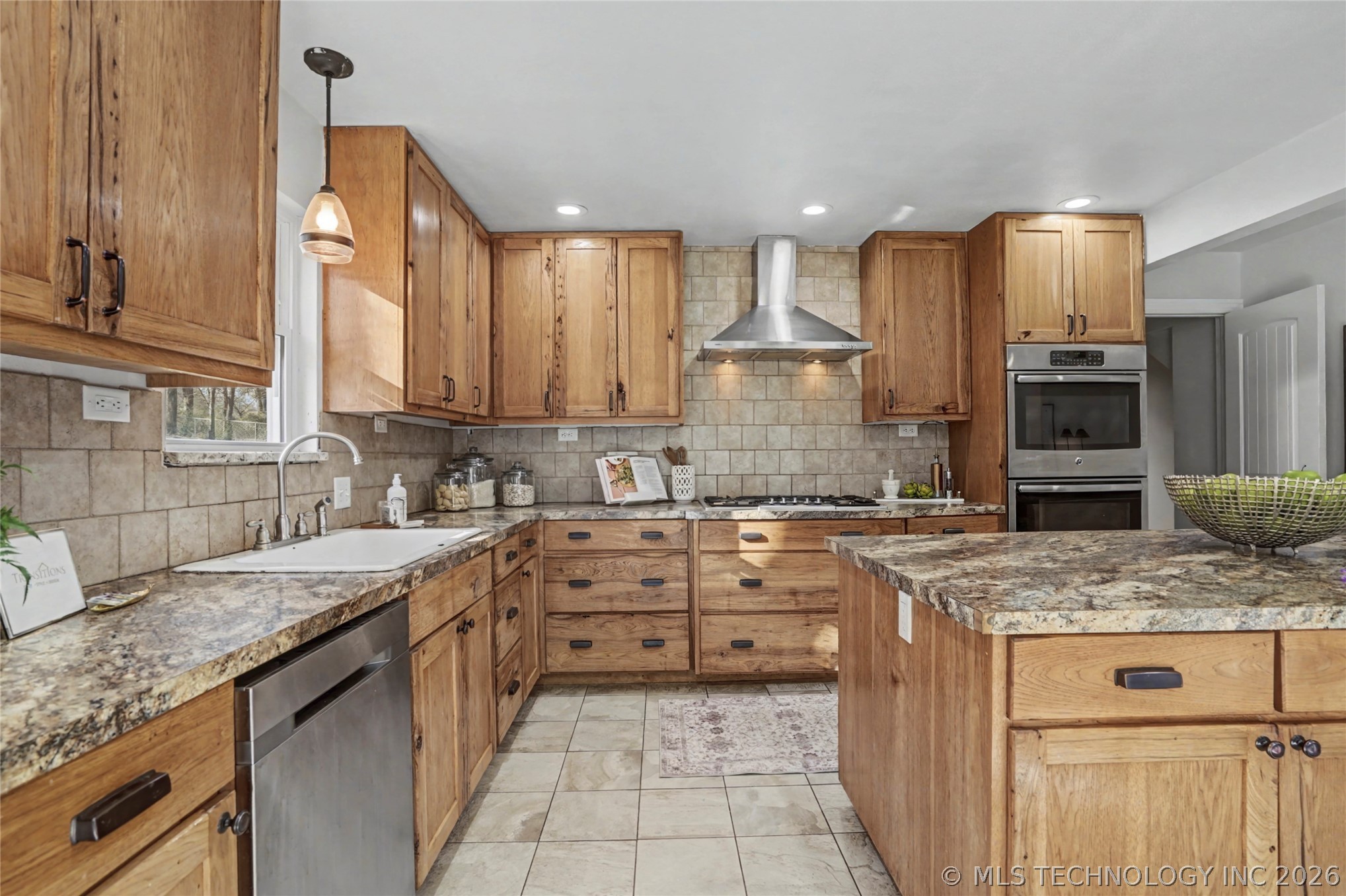 7718 S 230th East Avenue Property Photo 12