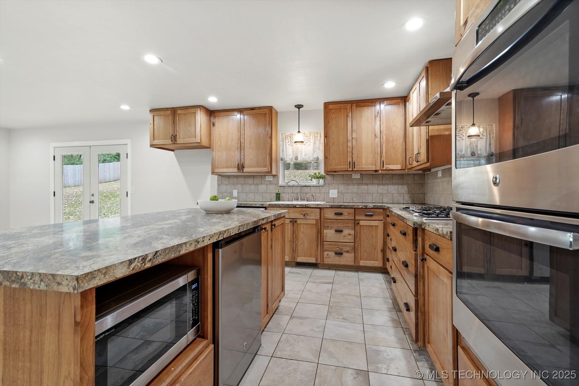 7718 S 230th East Avenue Property Photo 14