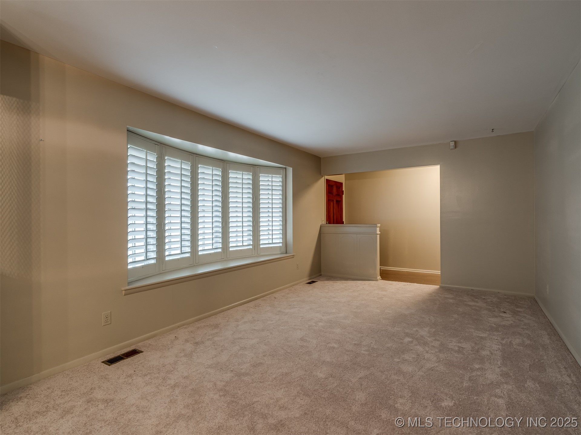 1808 E 58th Street Property Photo 4